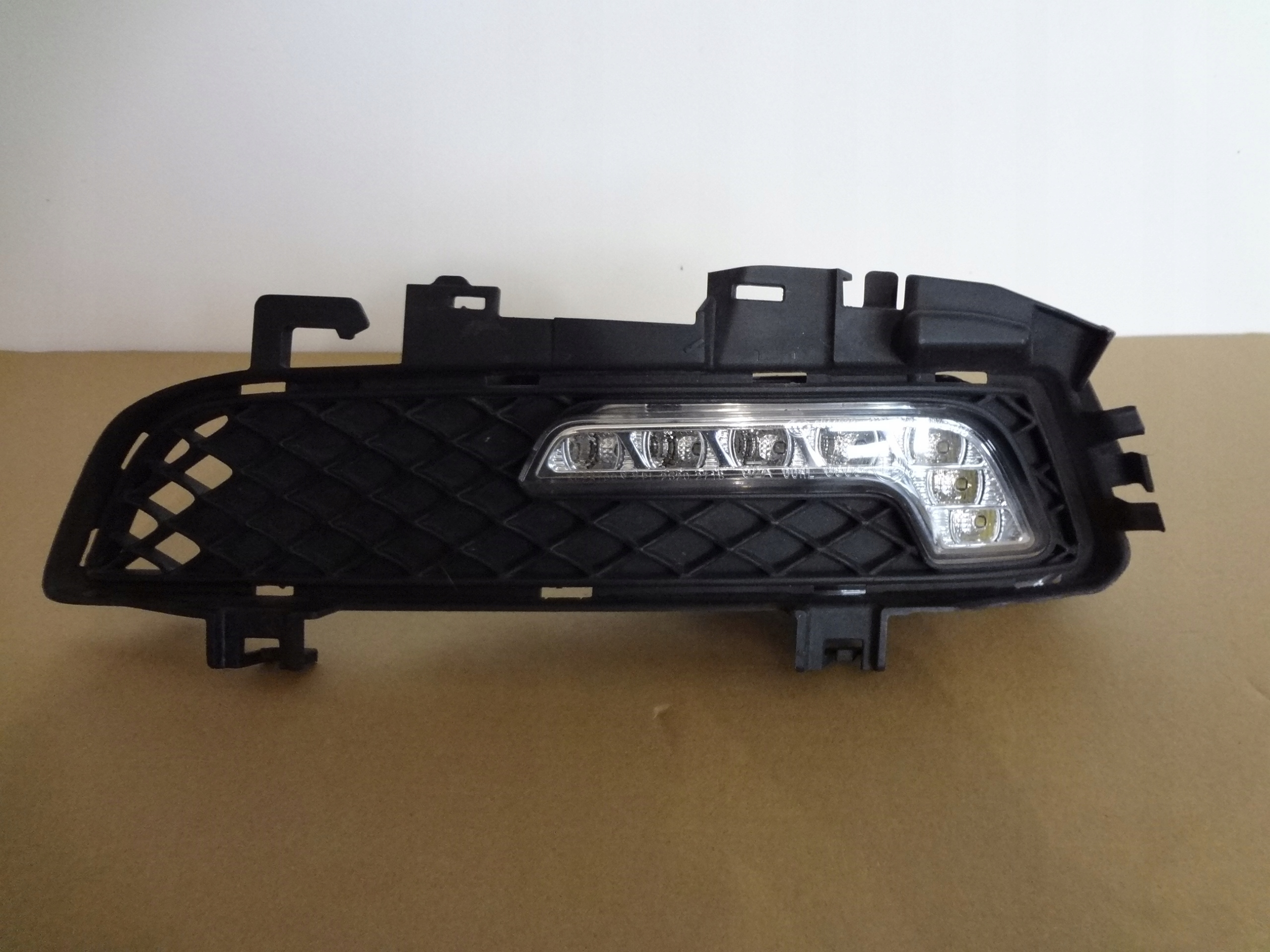 MERCEDES E W207 LAMPA JAZDY DZIENNEJ DRL LED LEWA