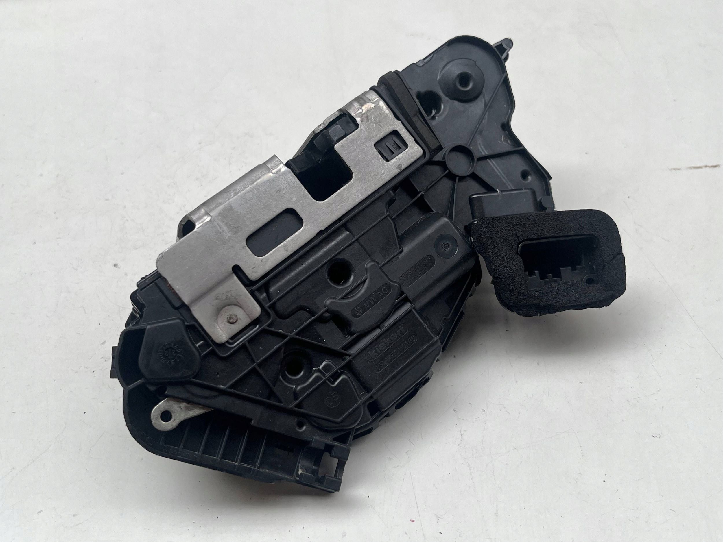 AUDI Q3 F3 lock door left front 5TB837015E @M