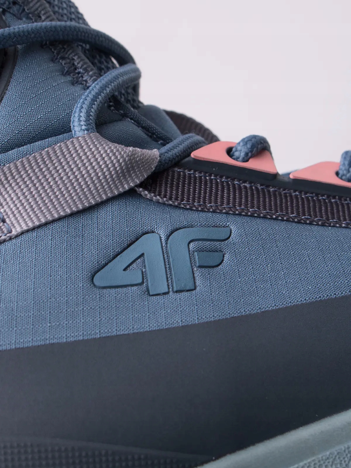 BUTY ZIMOWE DZIEWCZĘCE 4F TRZEWIKI TRAPERY DZIECIĘCE OBUWIE AW22F009 Rozmiar (new) 38