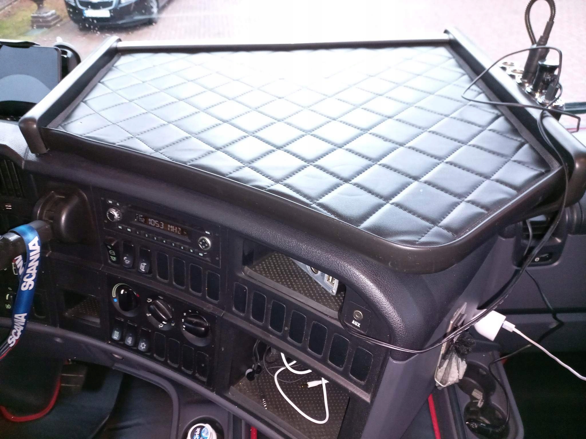 Střední police Scania R/g/p Od roku 2009-2016 Skaj