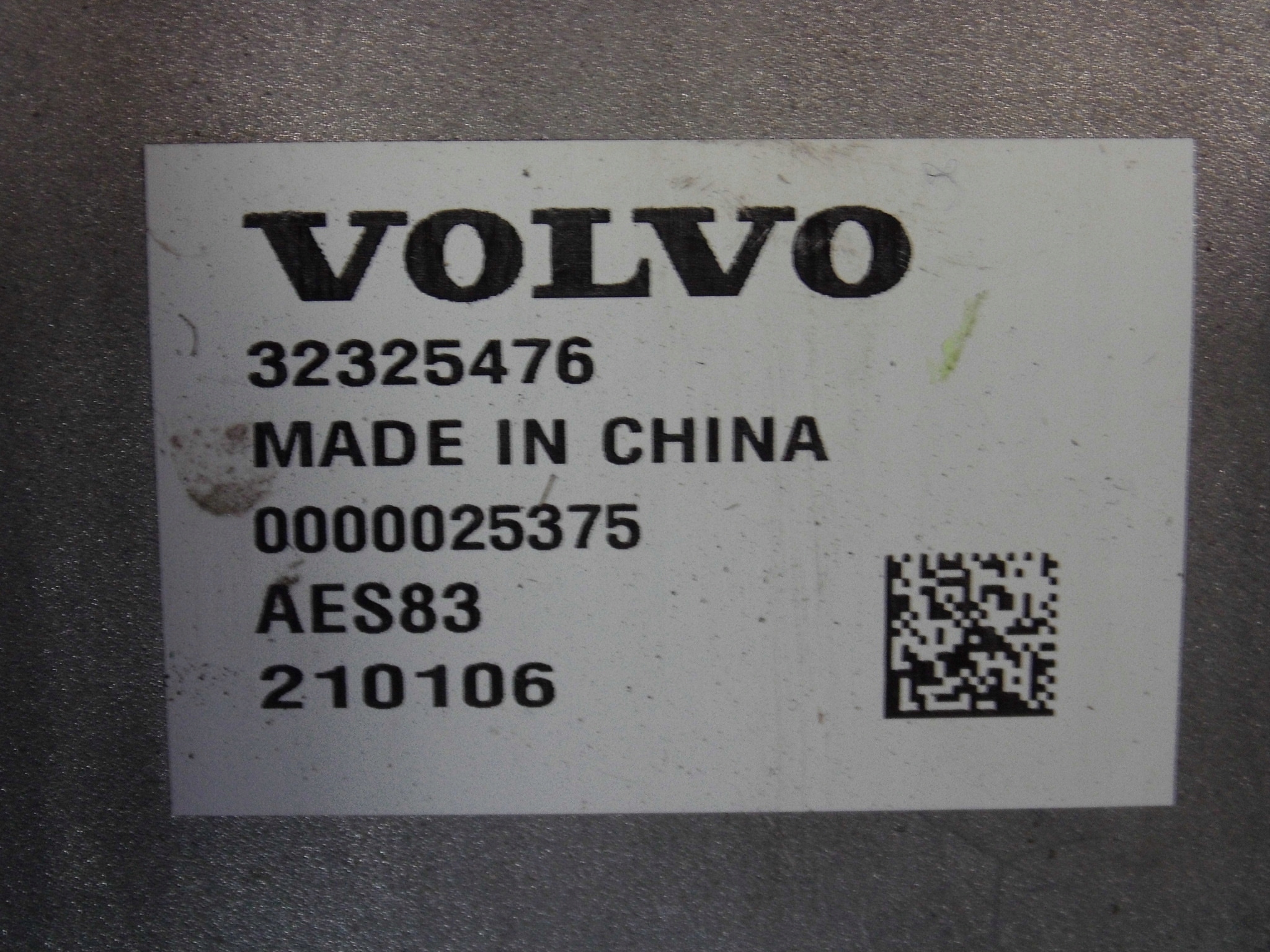 VOLVO XC40 ODLACZENIE KONWERTER 32325476