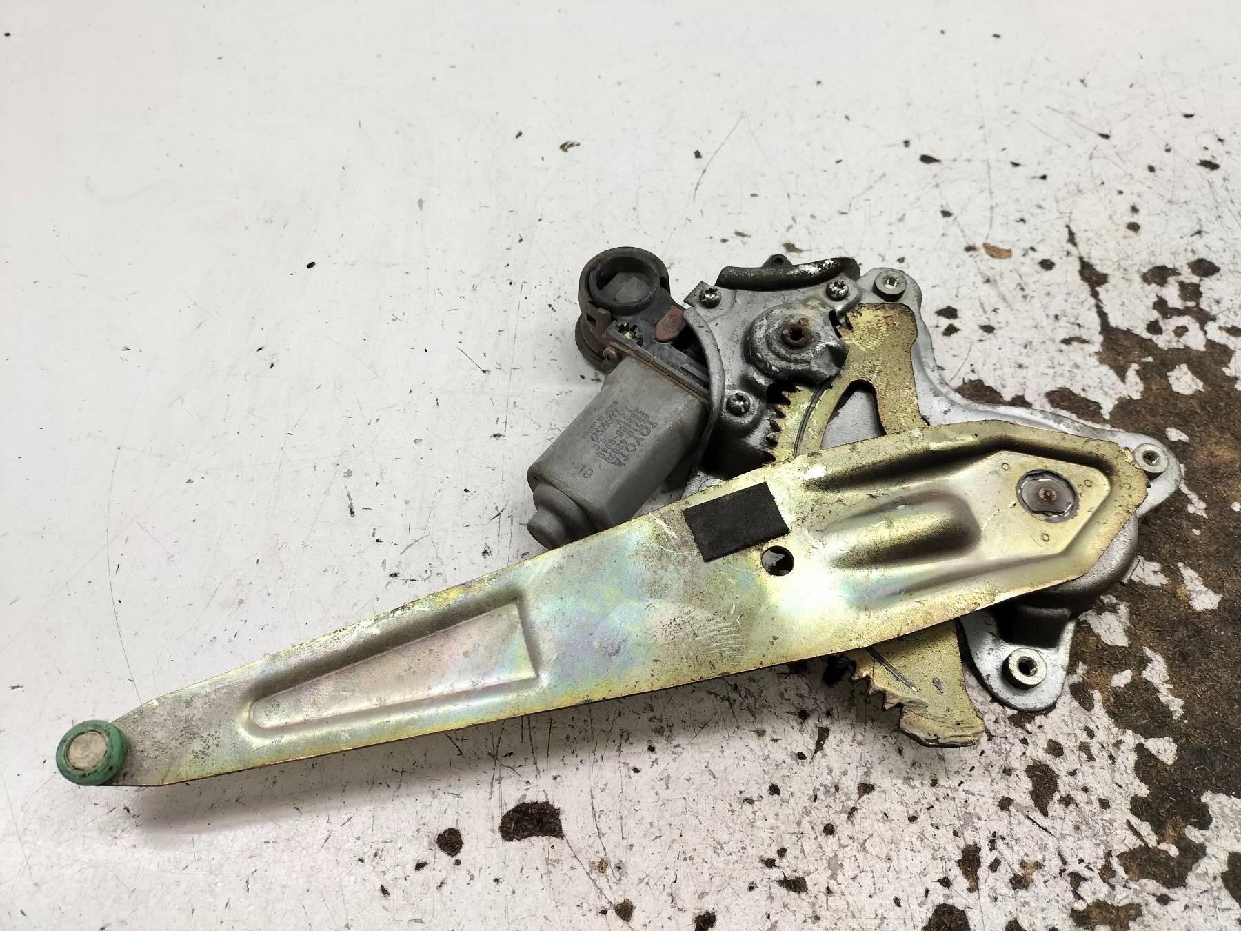 mechanism windows left rear part Toyota RAV4 II (2000-2005)