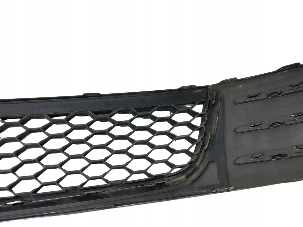 Grill mitte der Stoßstange vorne GOLF VI 5K0853677C