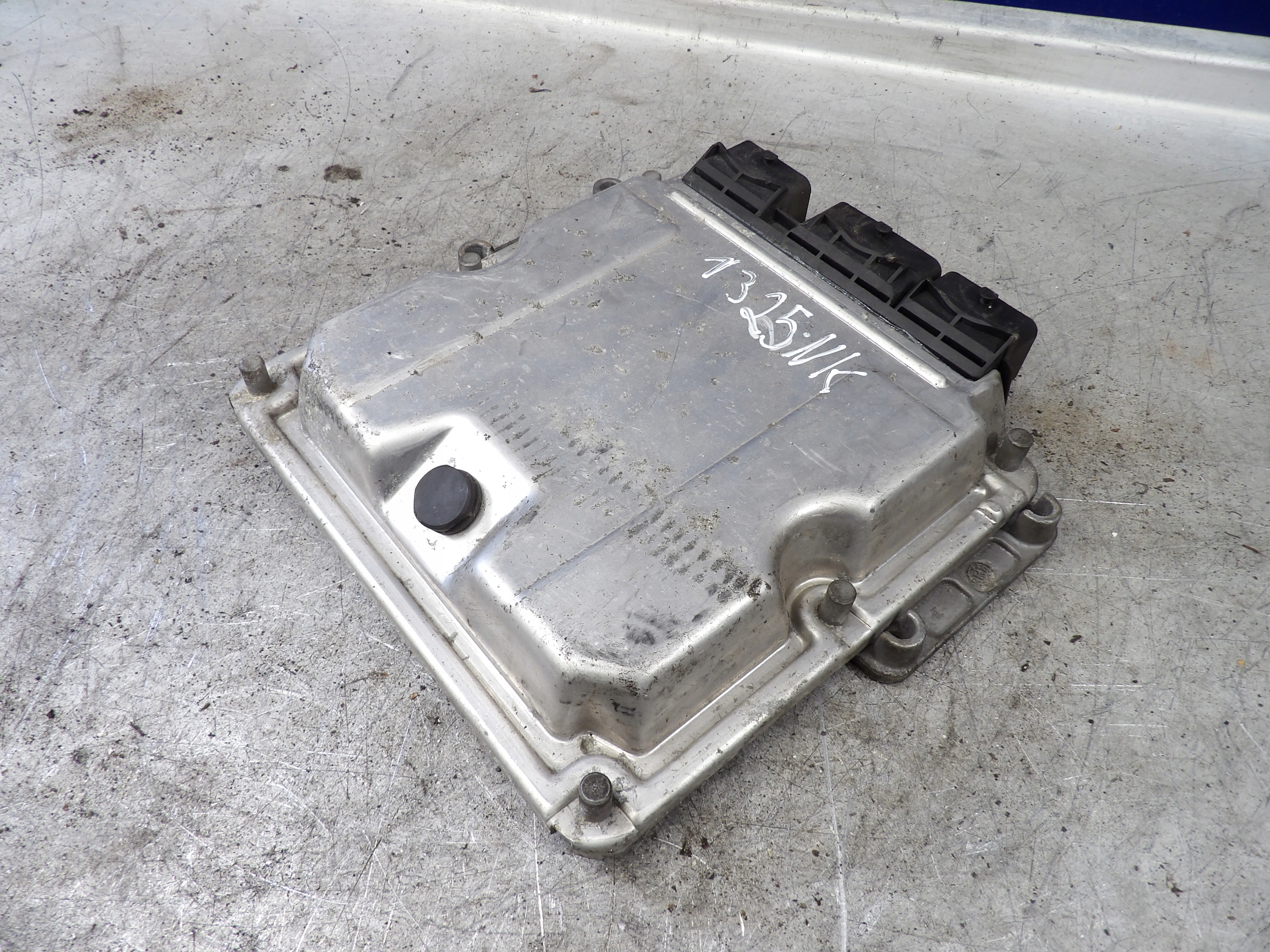 Citroen Xsara Picasso computer, control unit 0281011084 9647693180
