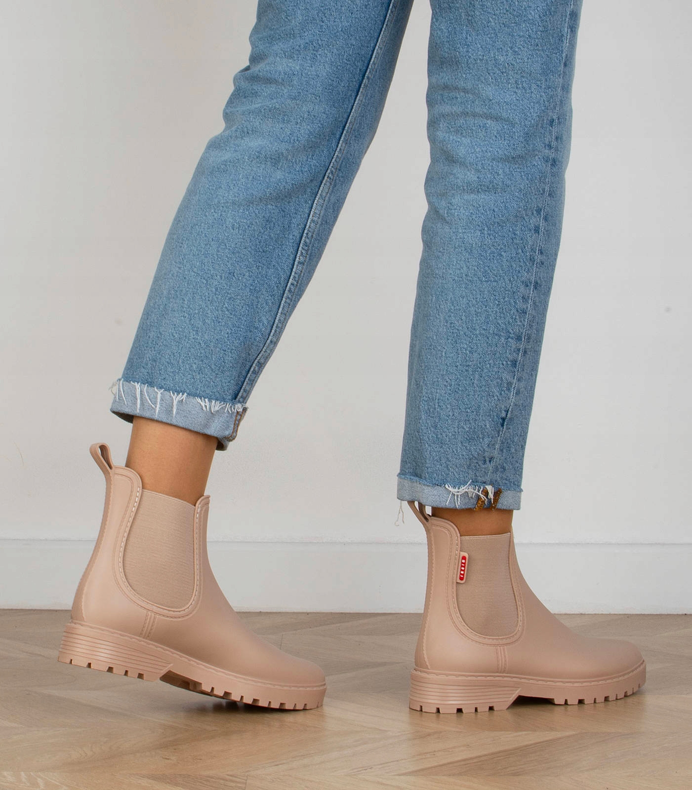 MATOWE KALOSZE BOTKI BEŻOWE SZTYBLETY 39 Długość wkładki 25 cm