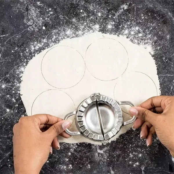 FOREMKA SKŁADANA DO PIEROGÓW WYKRAWACZ LEPIENIE PIEROGÓW PIEROGARKA SZABLON Marka inna