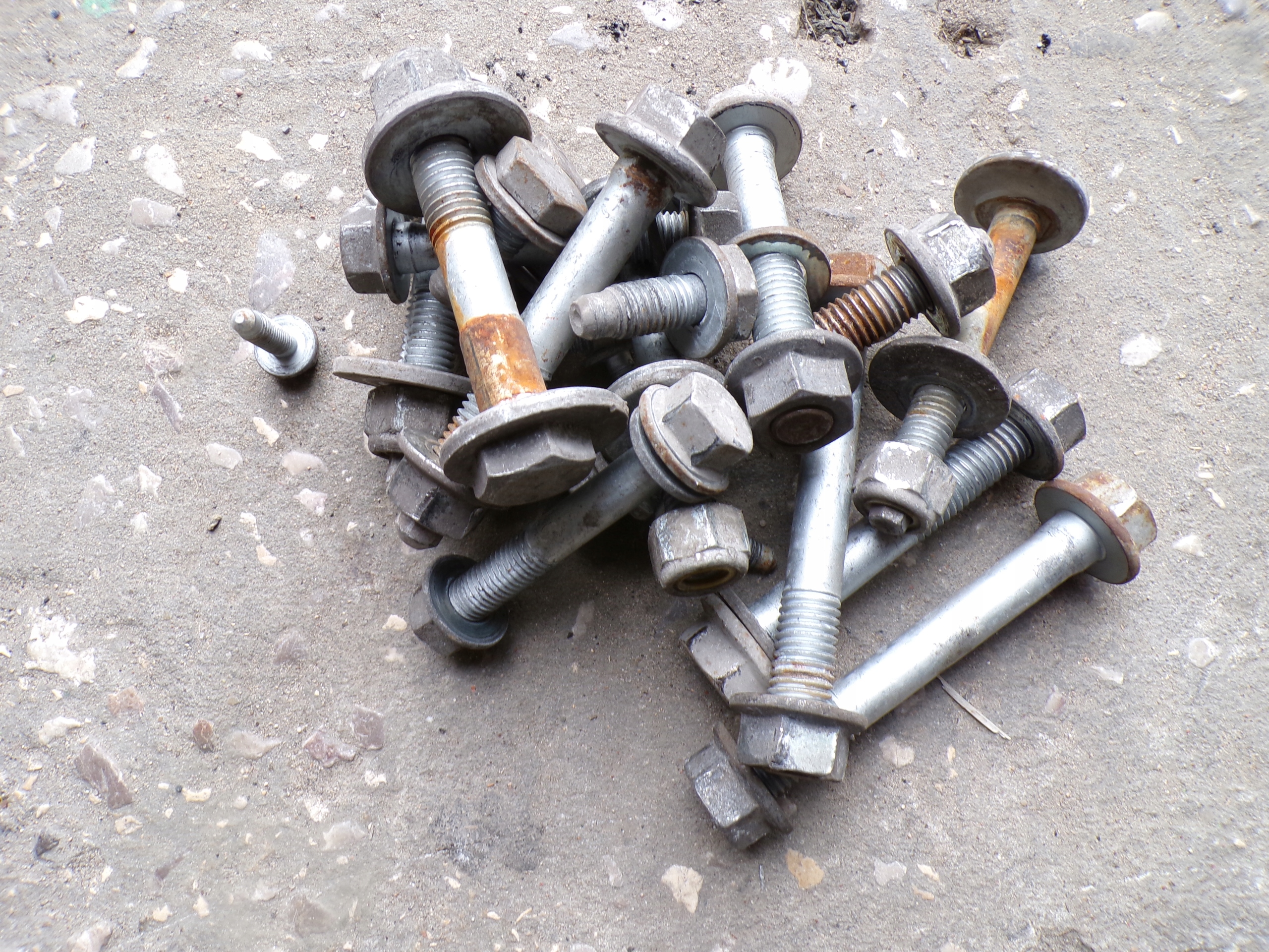 ŚRUBY TYLNEGO ZAWIESZENIA KOMPLET ALFA ROMEO 159 BRERA SPIDER