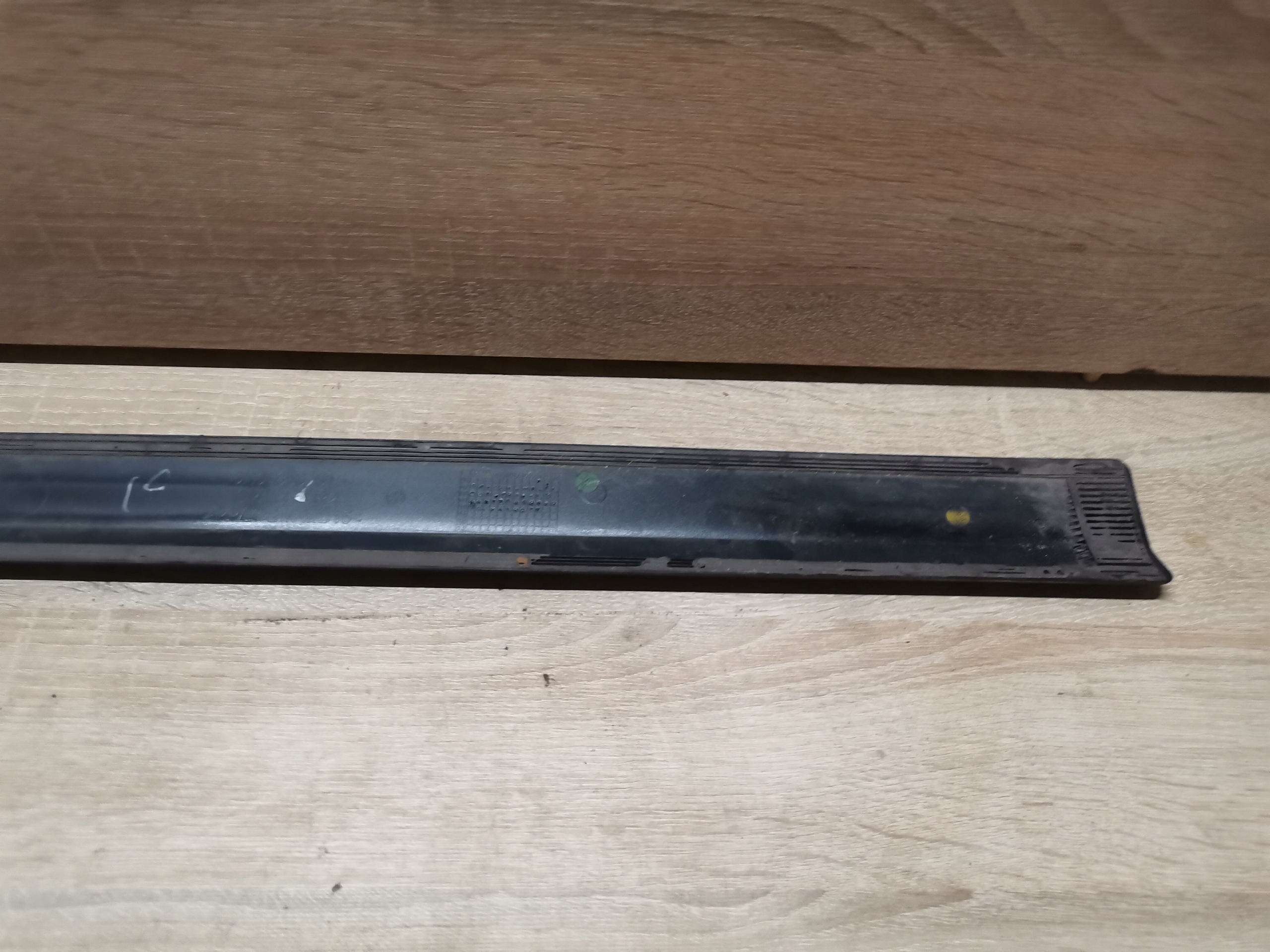 moulding door left front VW TIGUAN and 5N0853515