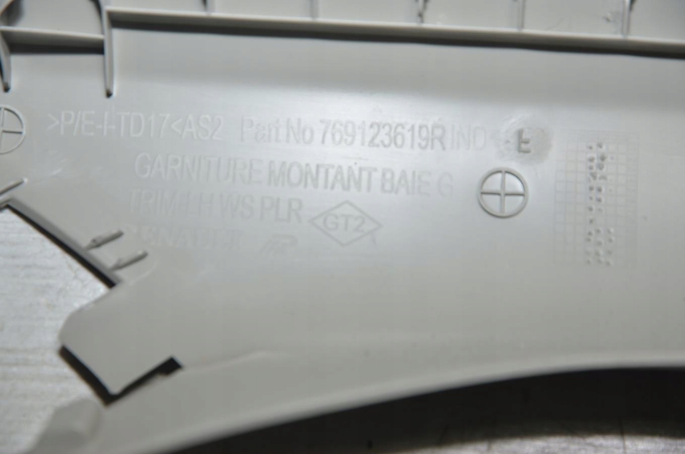 cover slupka A left Dacia Duster II 20r