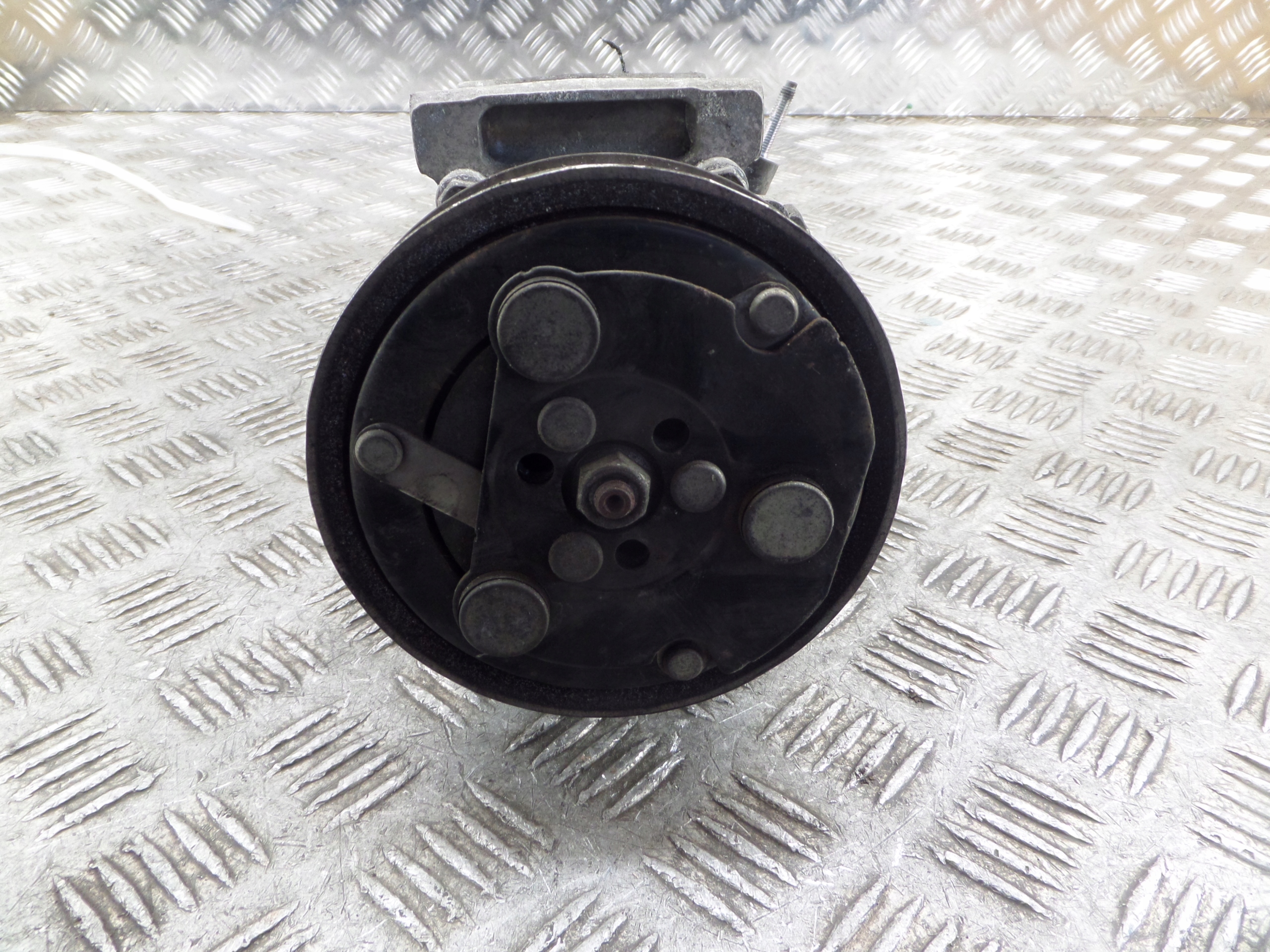 MINI ONE engine 1.6 D compressor of the air conditioning 1923 9213175-04