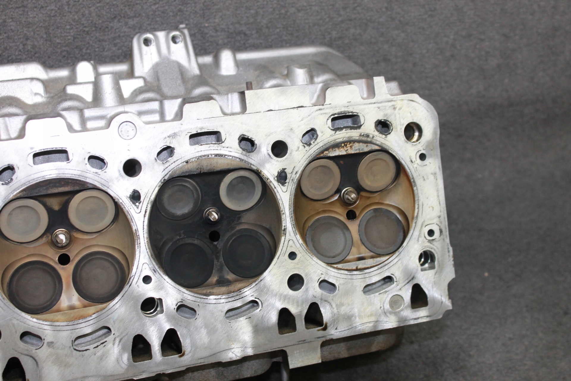 BMW X5M E70 X6M E71 5.0i S63B44A head. 1-4 right 7586176
