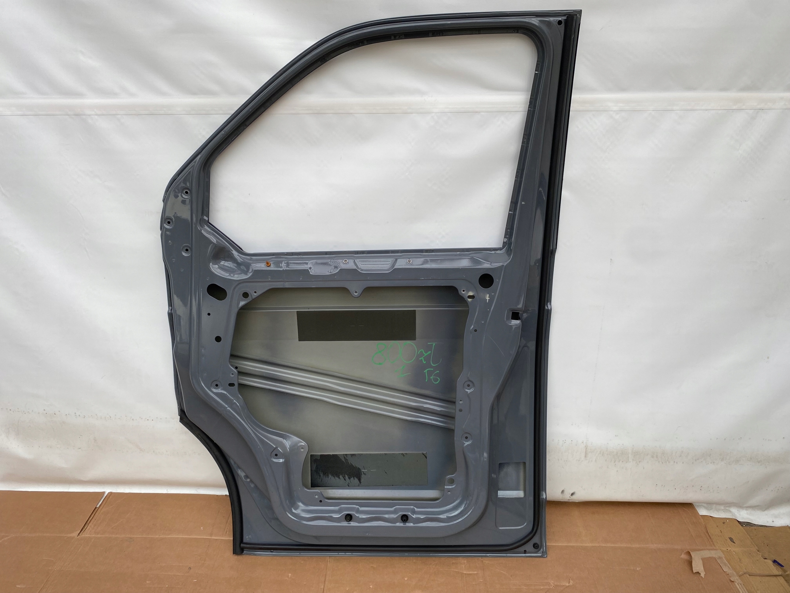 VW T6 TRANSPORTER MULTIVAN 15- door front right graphitic ORYGINALNE