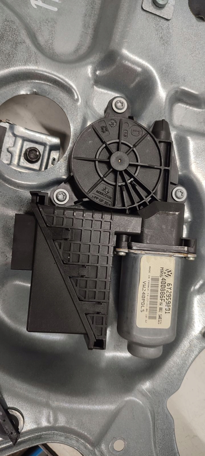 mini motor windows right front VW Polo 9N LIFT 5D 1,4 16V