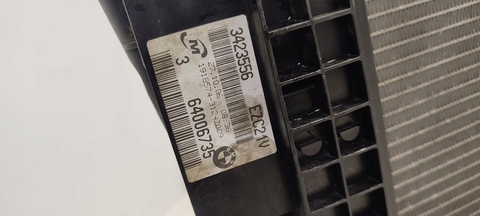 chladič vody intercooler BMW E83 X3 2,0D
