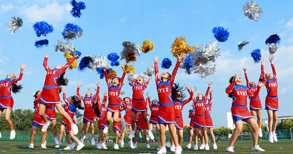 SREBRNE POMPONY POMPON CHEERLEADERKI CZIRLIDERKI 2 szt Marka bez marki