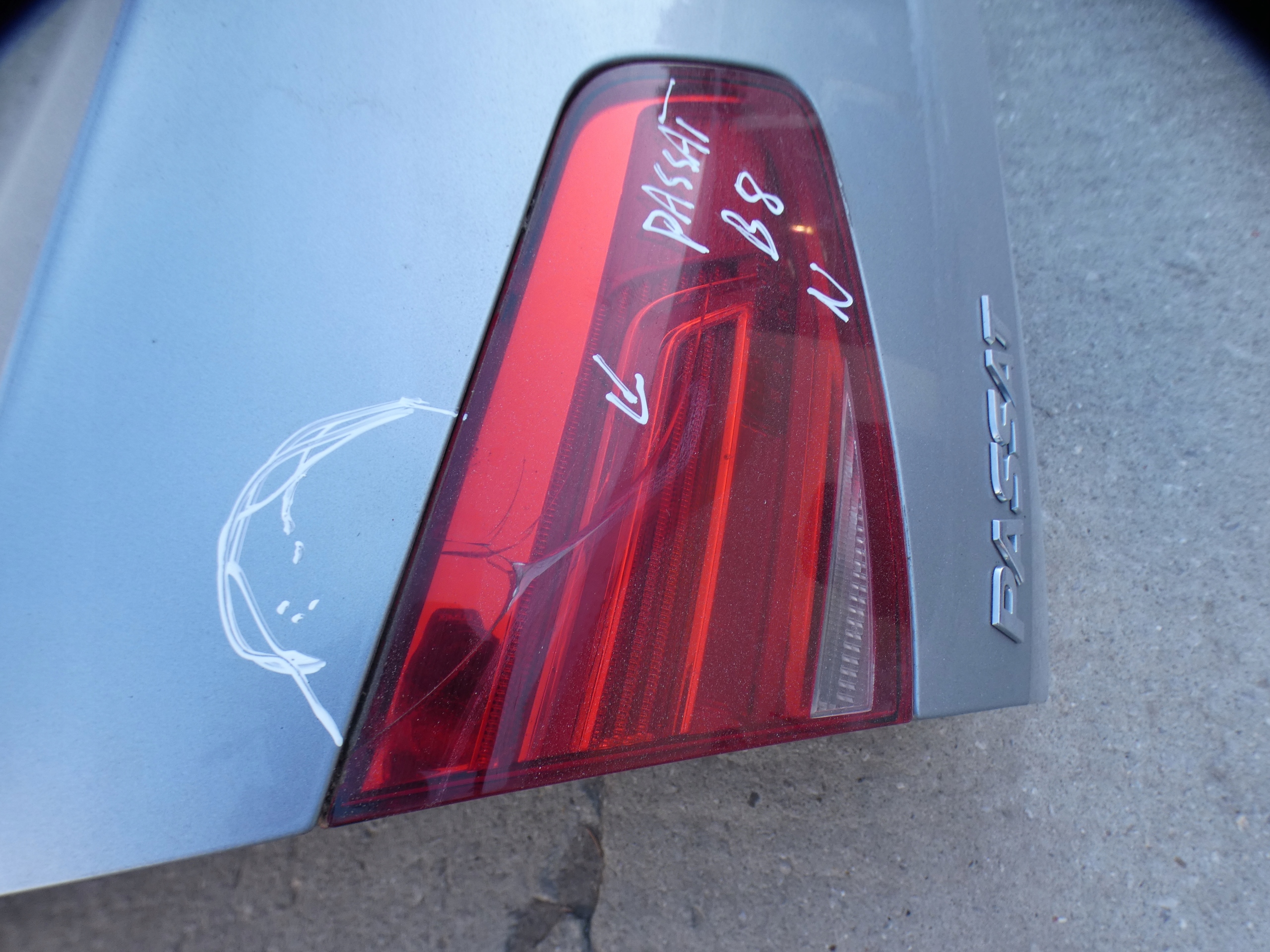 VOLKSWAGEN PASSAT B8 sedan boot doors cover boot LB7S
