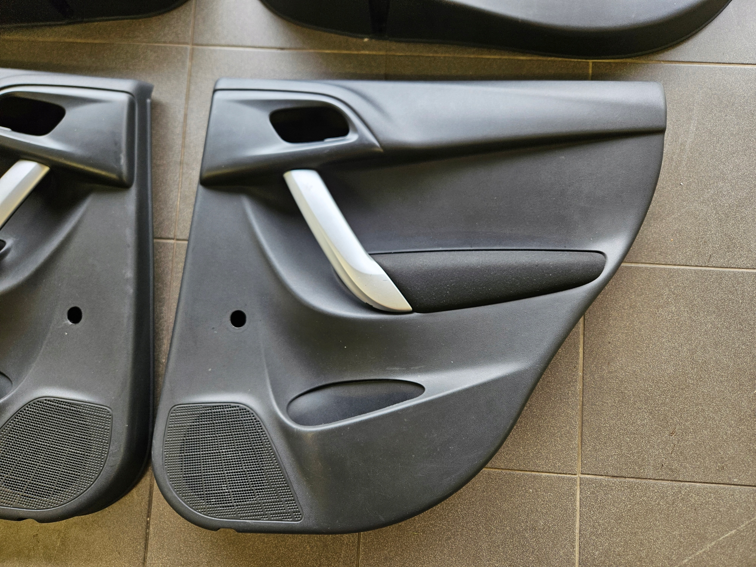 upholstery side for door CITROEN C3 II 2010