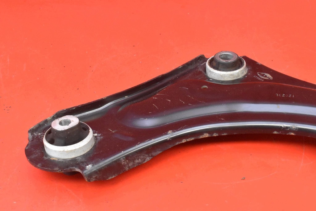 arm left front RENAULT MEGANE SCENIC 3 III 1.6 DCI 130 KM 09-12
