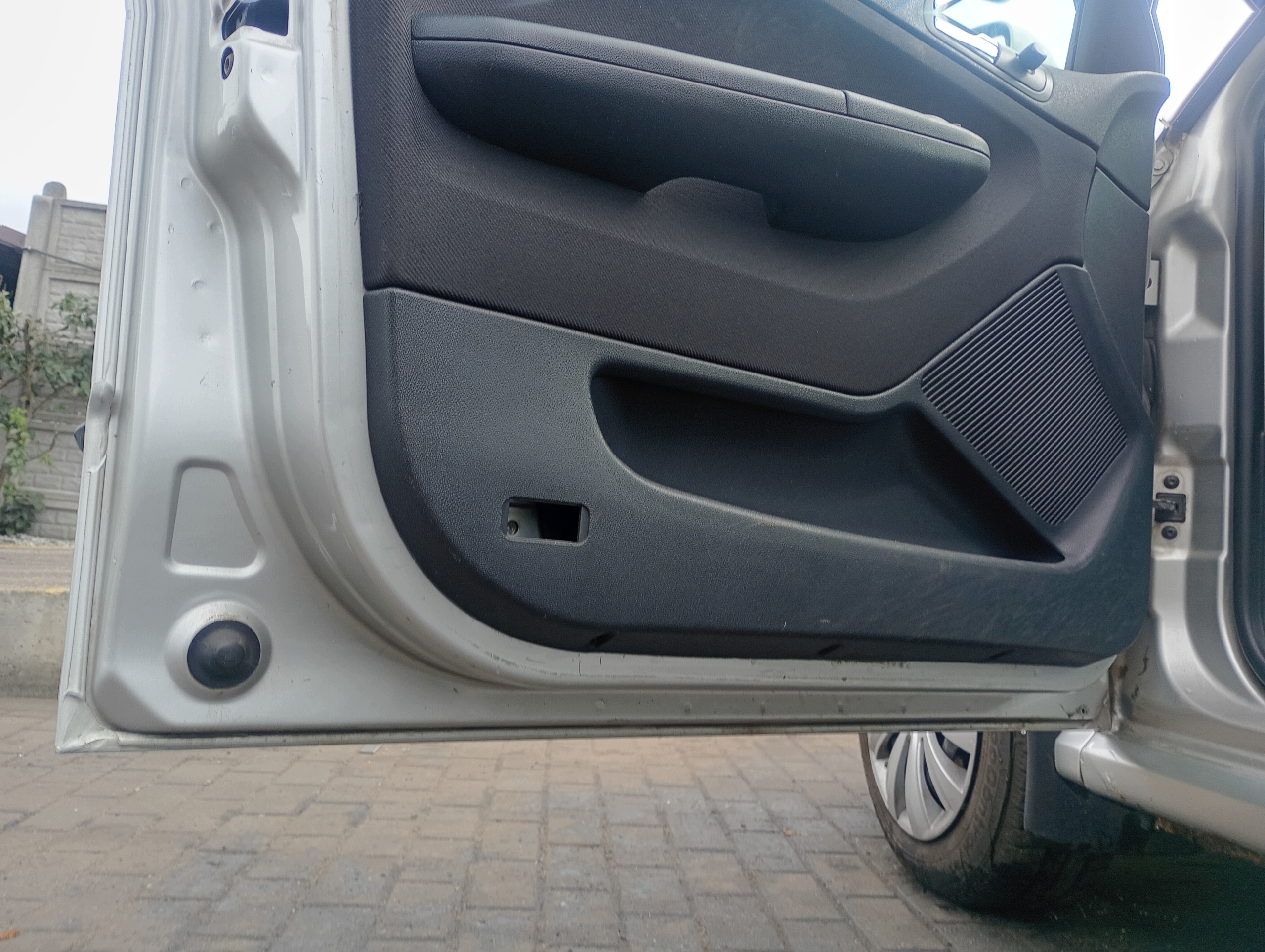 door left front front Skoda Fabia and 1 99-07 code lakieru 9102