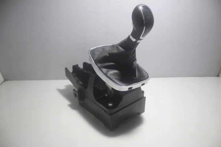 РУЧКА ПЕРЕМИКАННЯ ПЕРЕДАЧ INSIGNIA A LIFT 2.0 CDTI