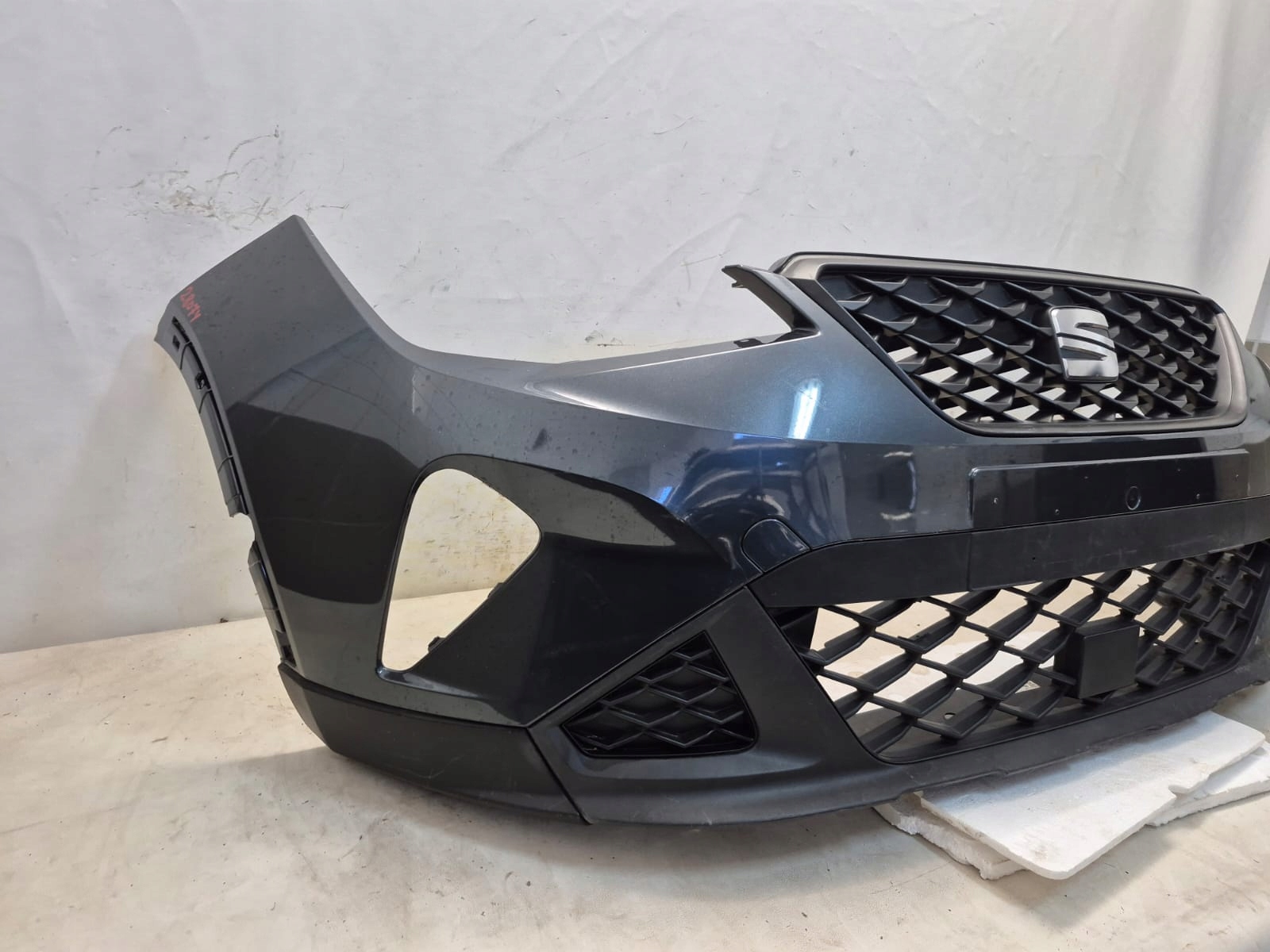 SEAT ARONA LIFT 21- bumper front front grill 6F9807221E