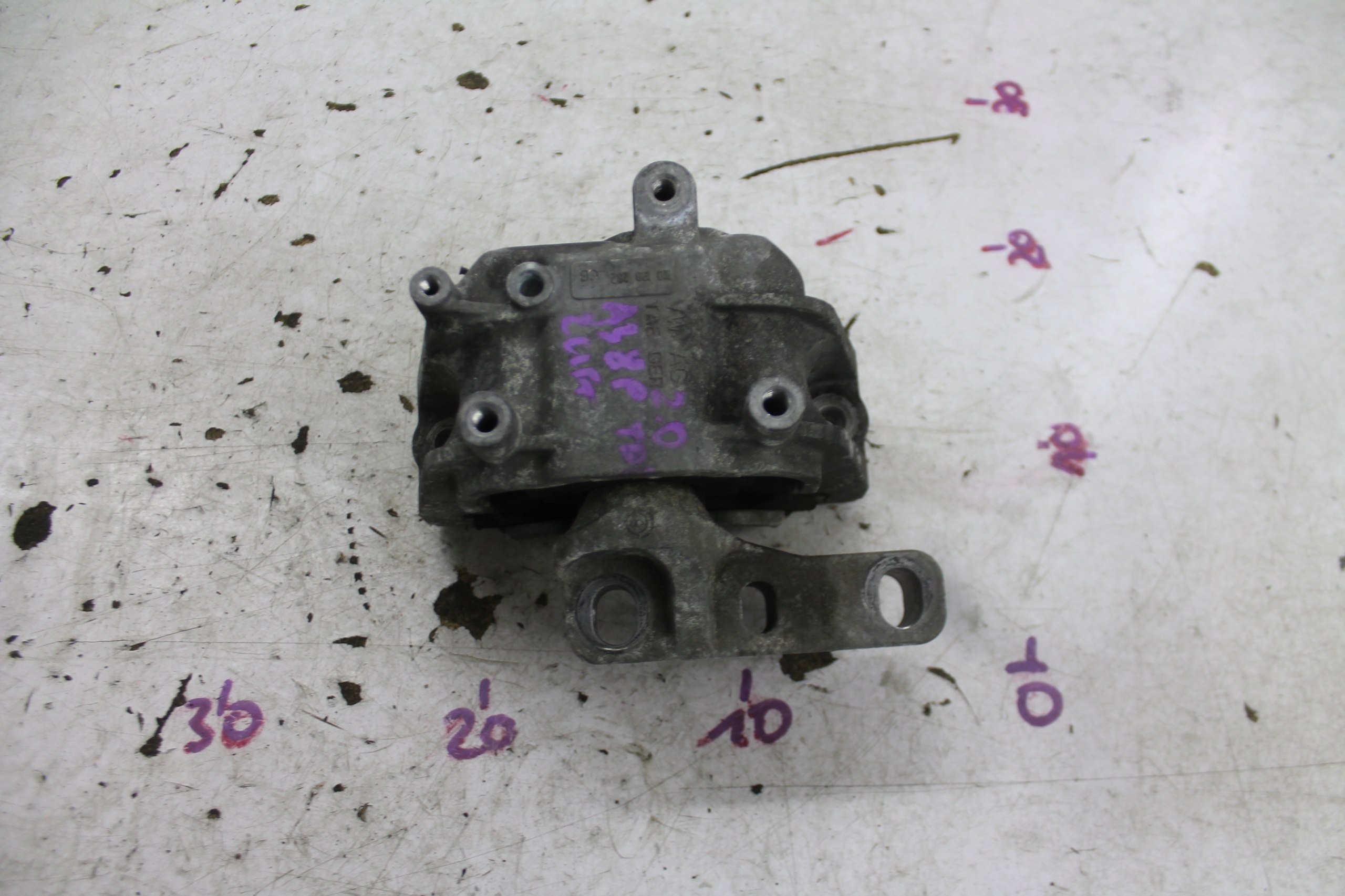 holder engine mount 1K0199262CB AUDI A3 8P LIFT 2.0 TDI 08-13