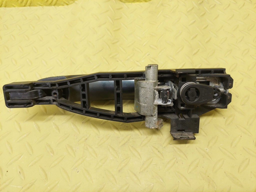 FORD MONDEO MK4 handle right front LAKIER U7