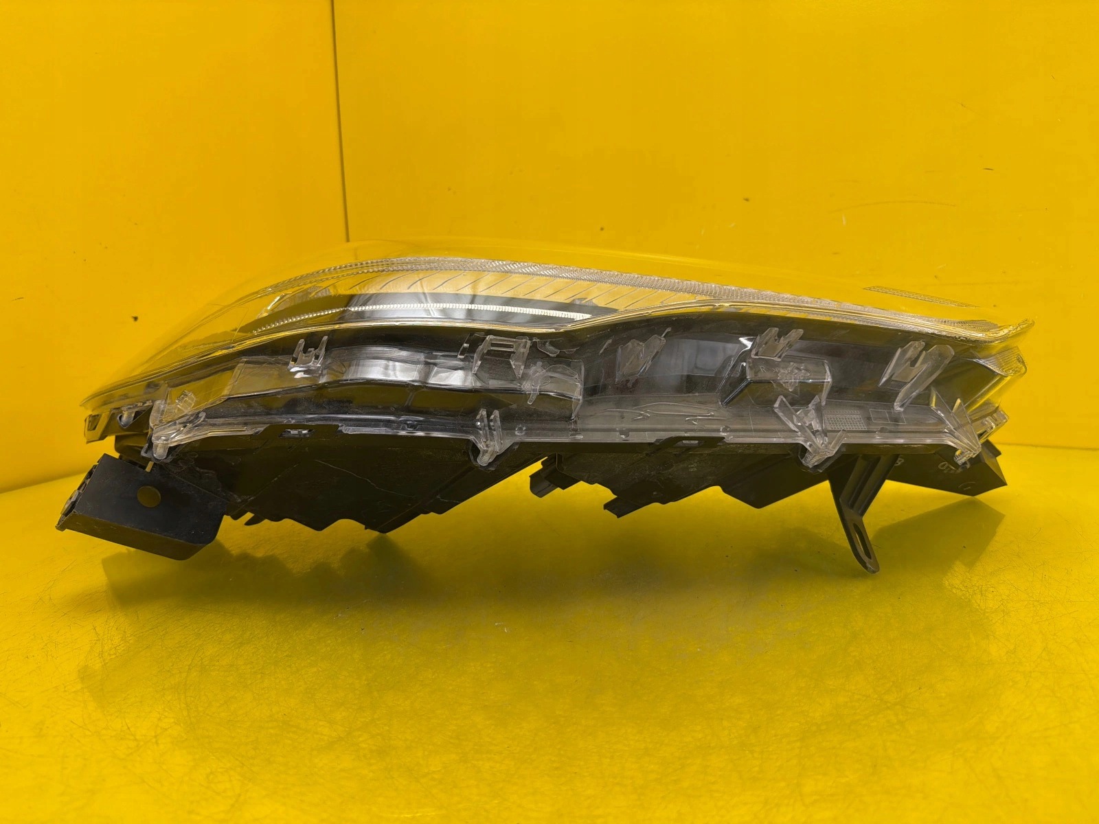 light front right Toyota Corolla Cross 23- Full Led