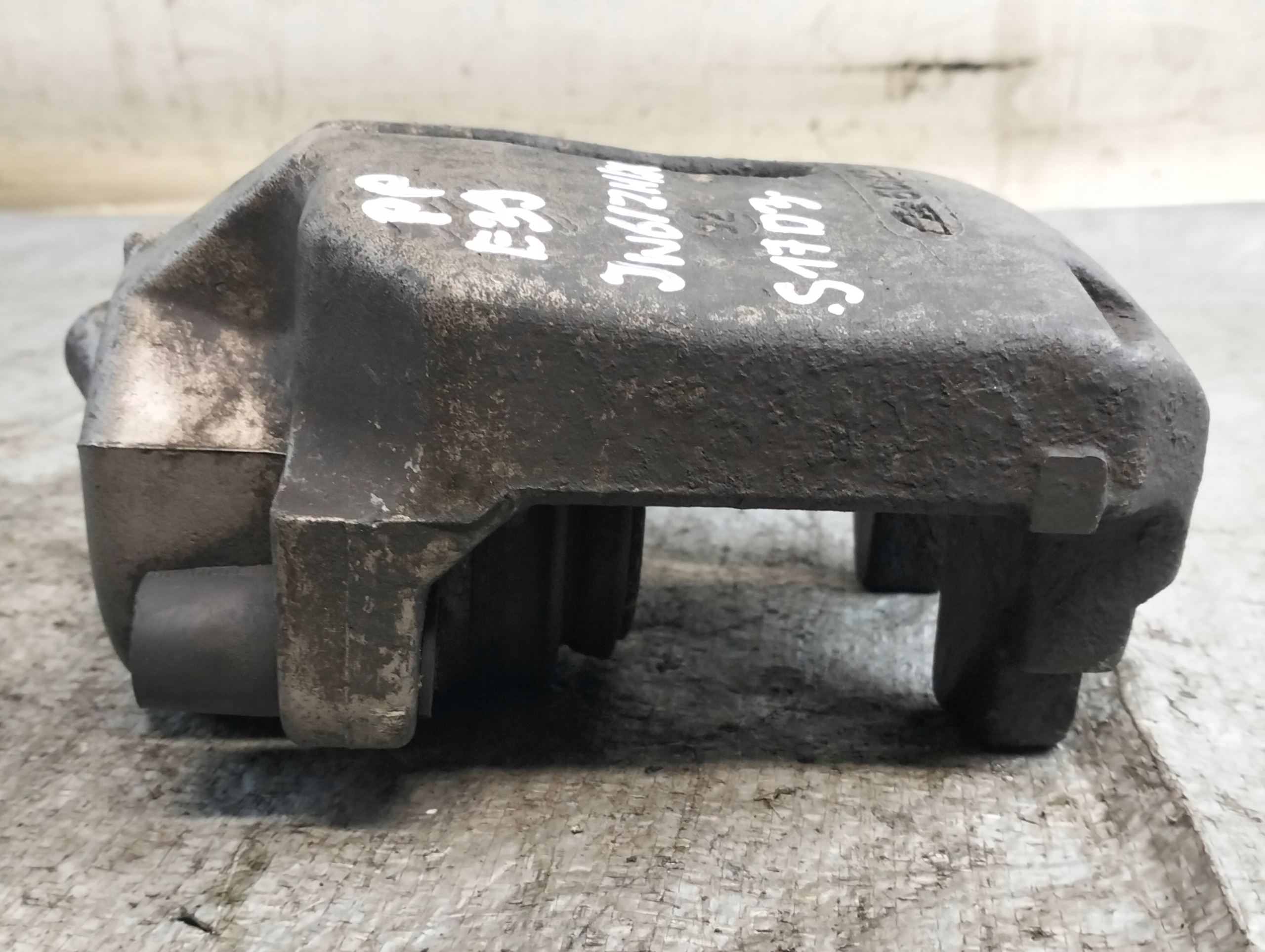 třmen brzdový pravý předek ATE BMW 5 E39 95-03r