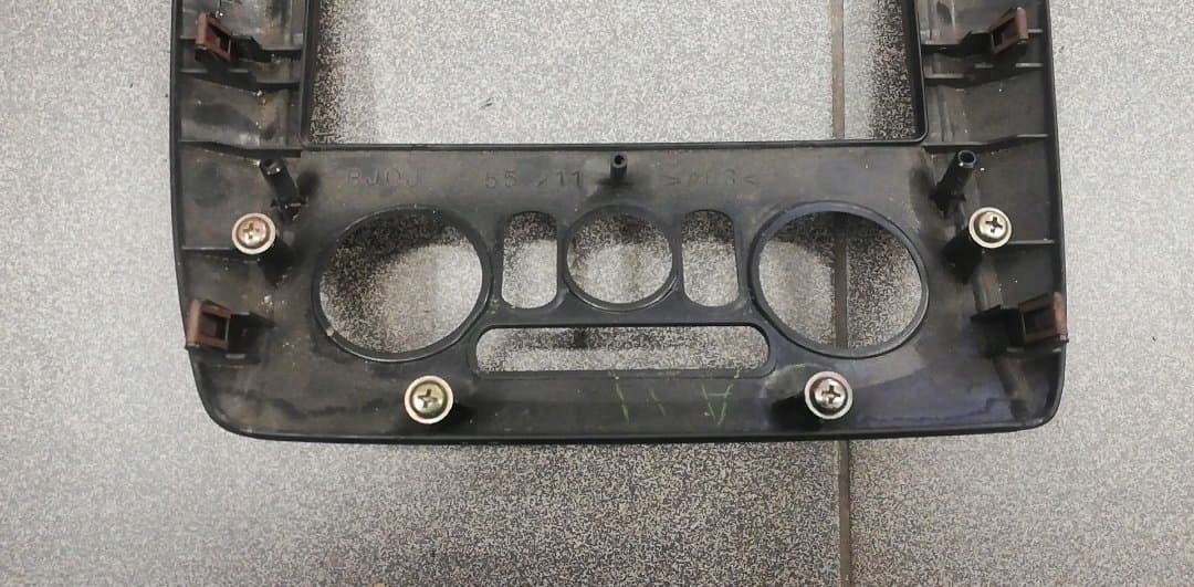 панель потока воздуха mazda 323 F BJ BJ0J 55 211