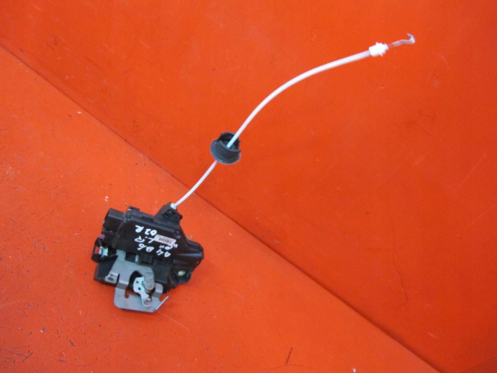 AUDI A4 B6 8E MALYSZ lock door left front front 9-PIN EUROPA 4B1837015G