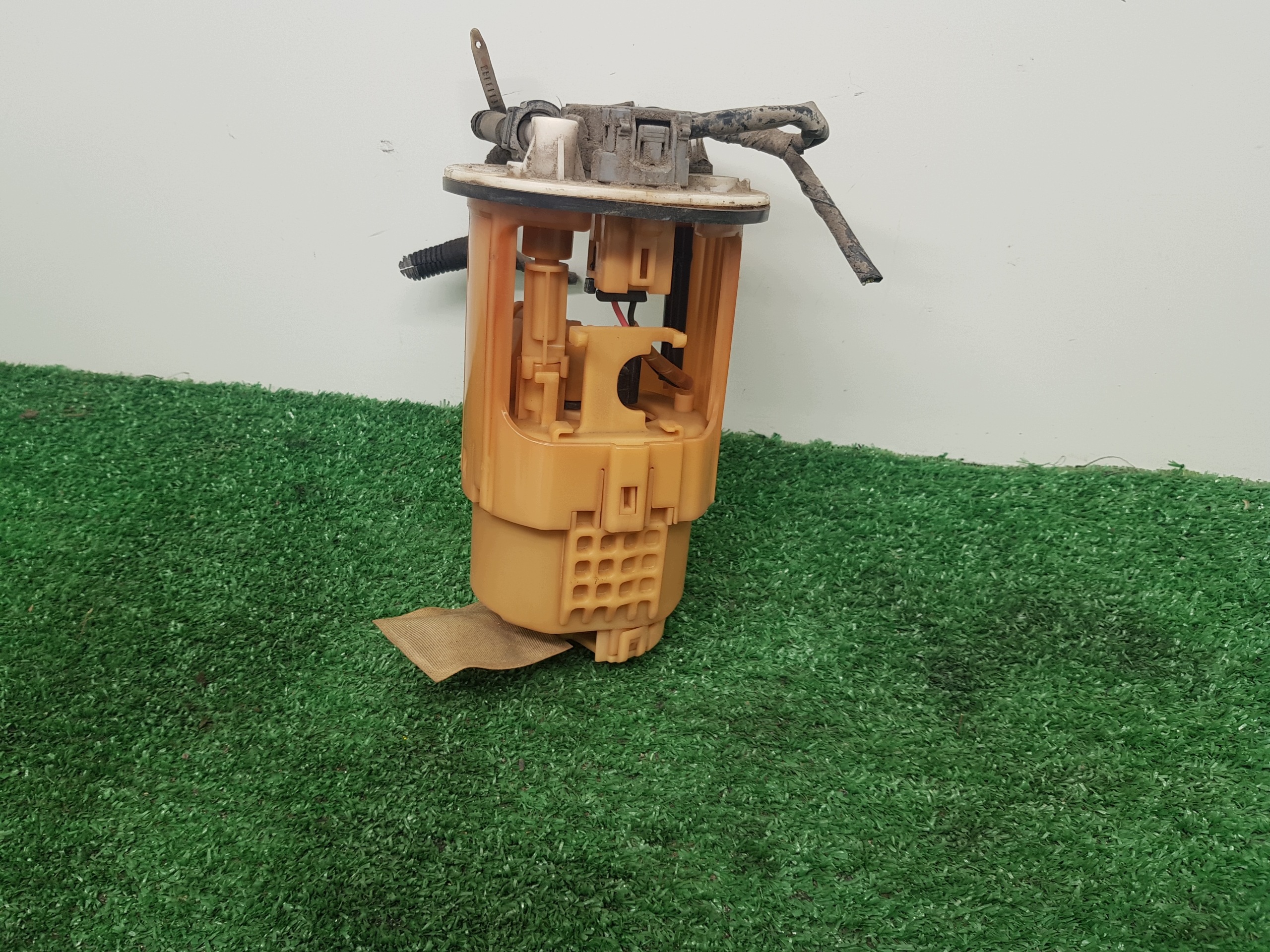 feed pump MITSUBISHI OUTLANDER MR978015