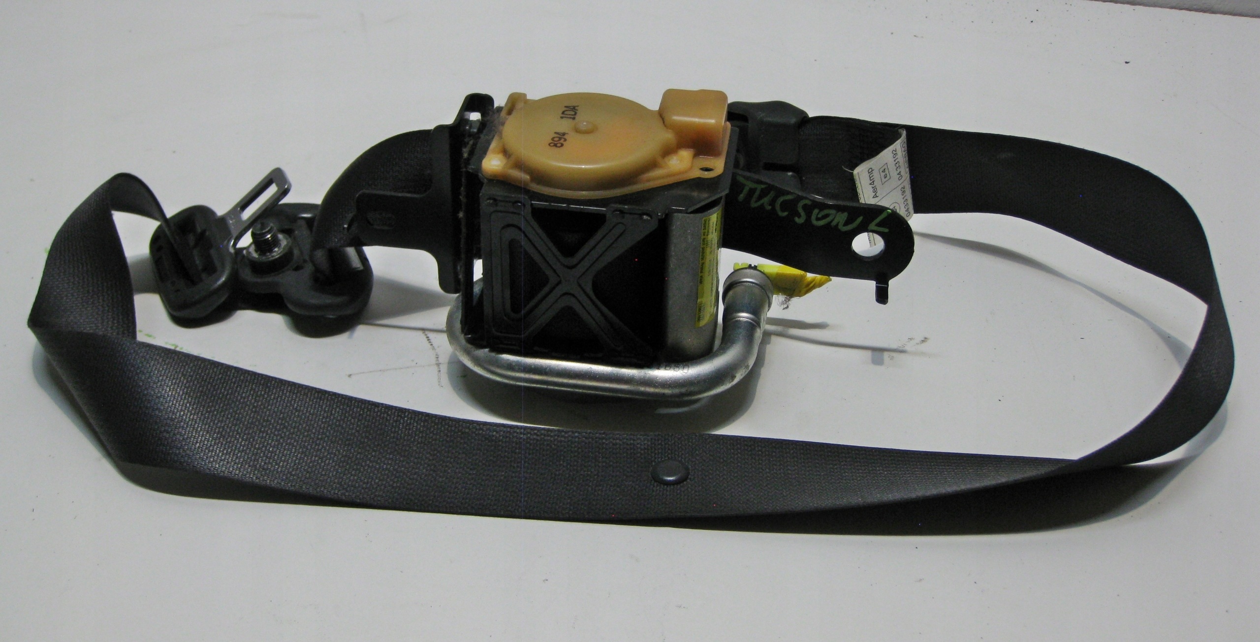 HYUNDAI TUCSON and 08R seat belt left front 88810-2E301