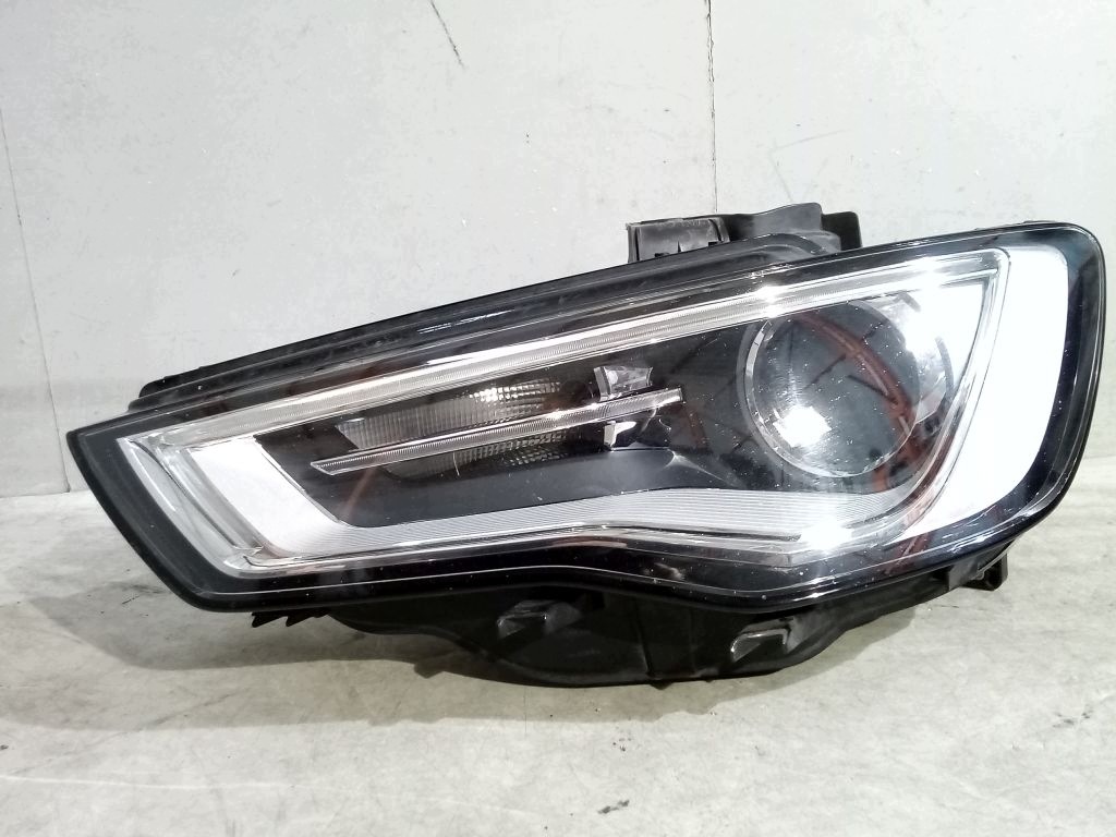 Audi A3 8V feu gauche avant avant xenon ksenon LED 8V0941005