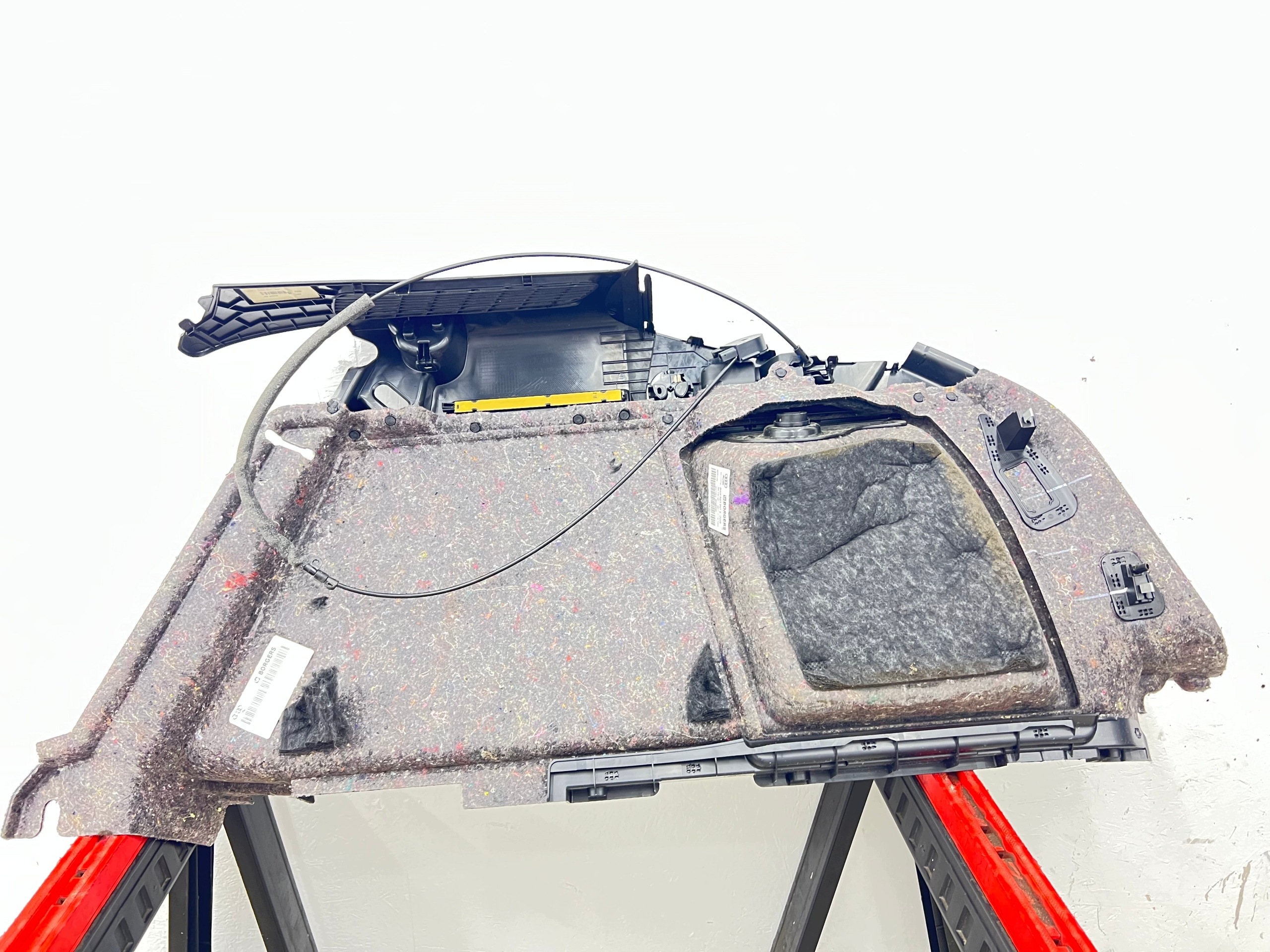 boot upholstery left AUDI A4 B9 Kombi 8W9863879K cover