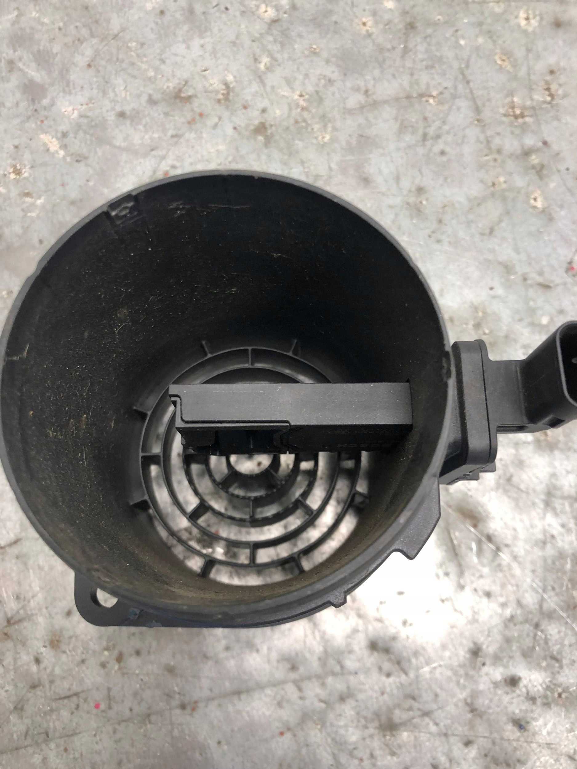 Luftmassenmesser VW AUDI 05L906461E