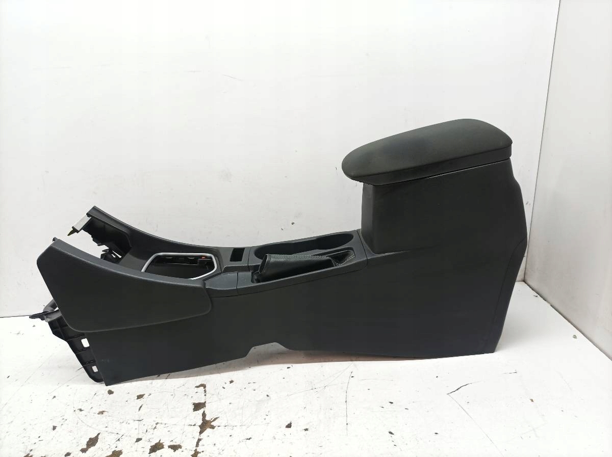 TUNEL central armrest E16 E17 E18 Toyota Corolla XI (2013- )