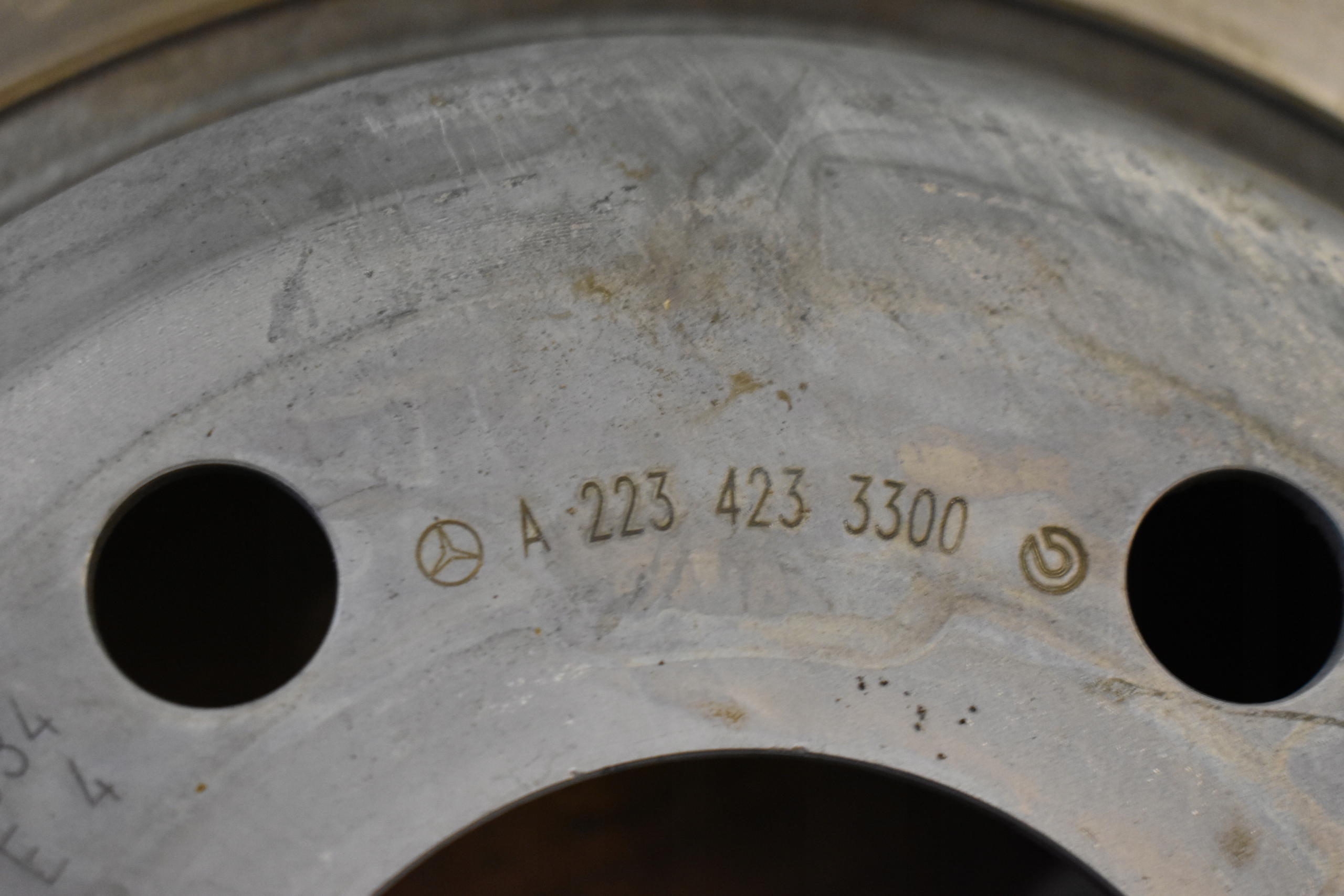IDEALNA disc brake rear MERCEDES W223 1