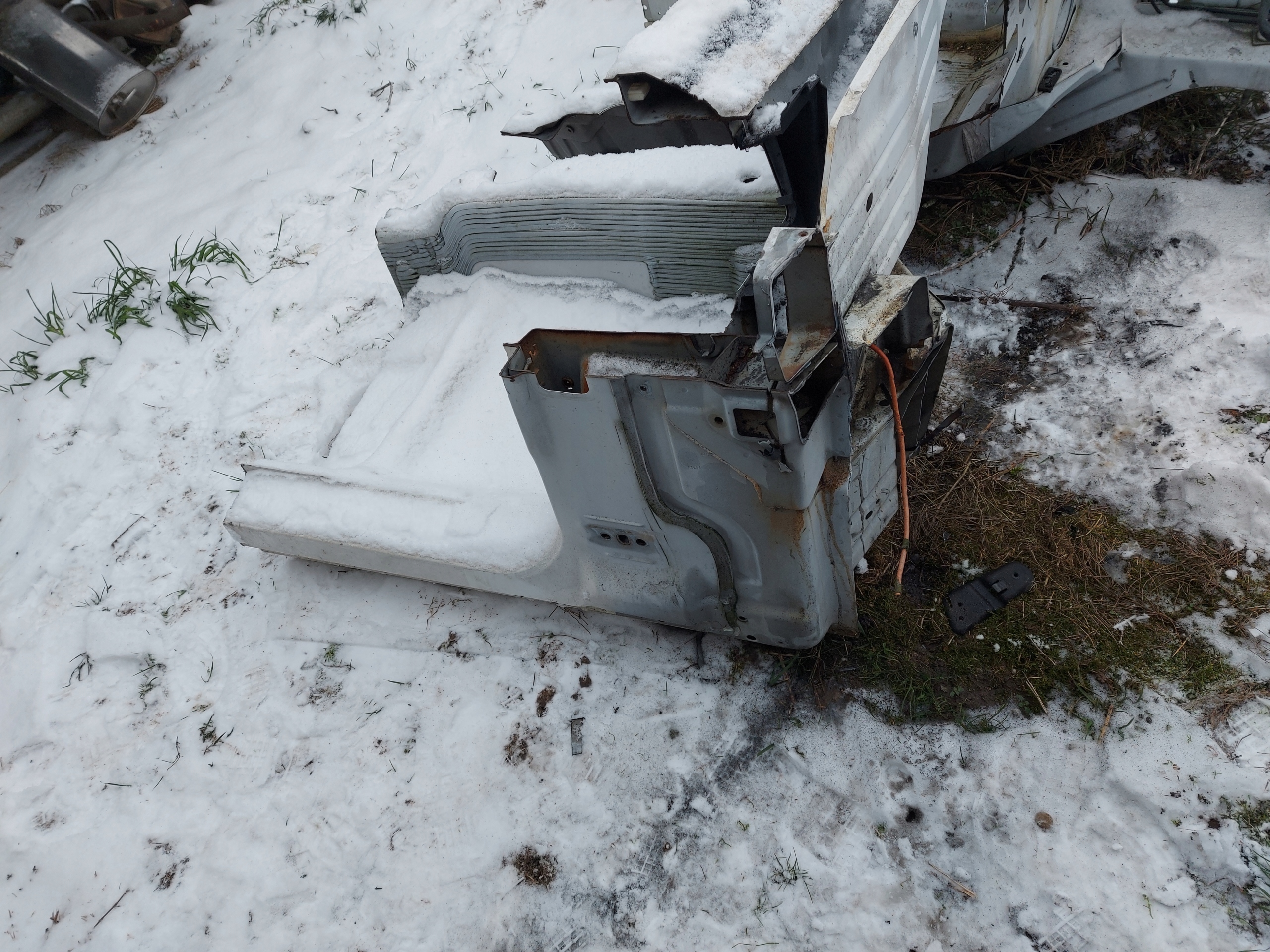 ĆWIARTKA PROG SLUPEK PRAWY PRZÓD MUSTANG GT 05-