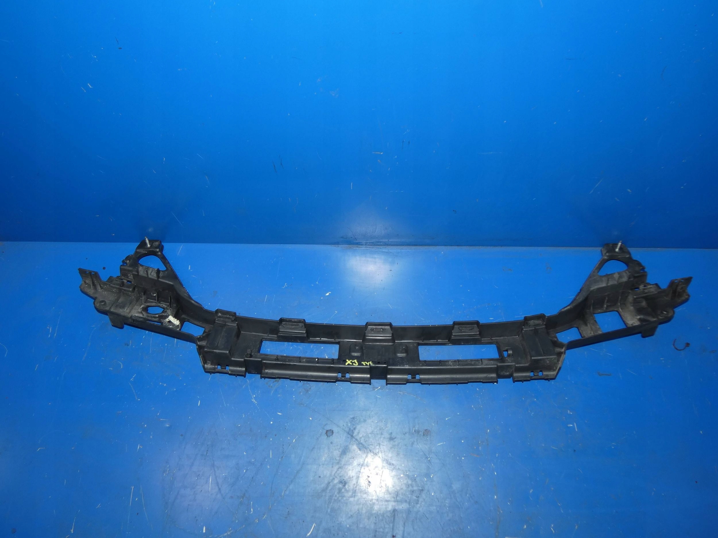 JAGUAR XJ X351 Support Moyenne Arrière Support plaque Pare choc Arrière