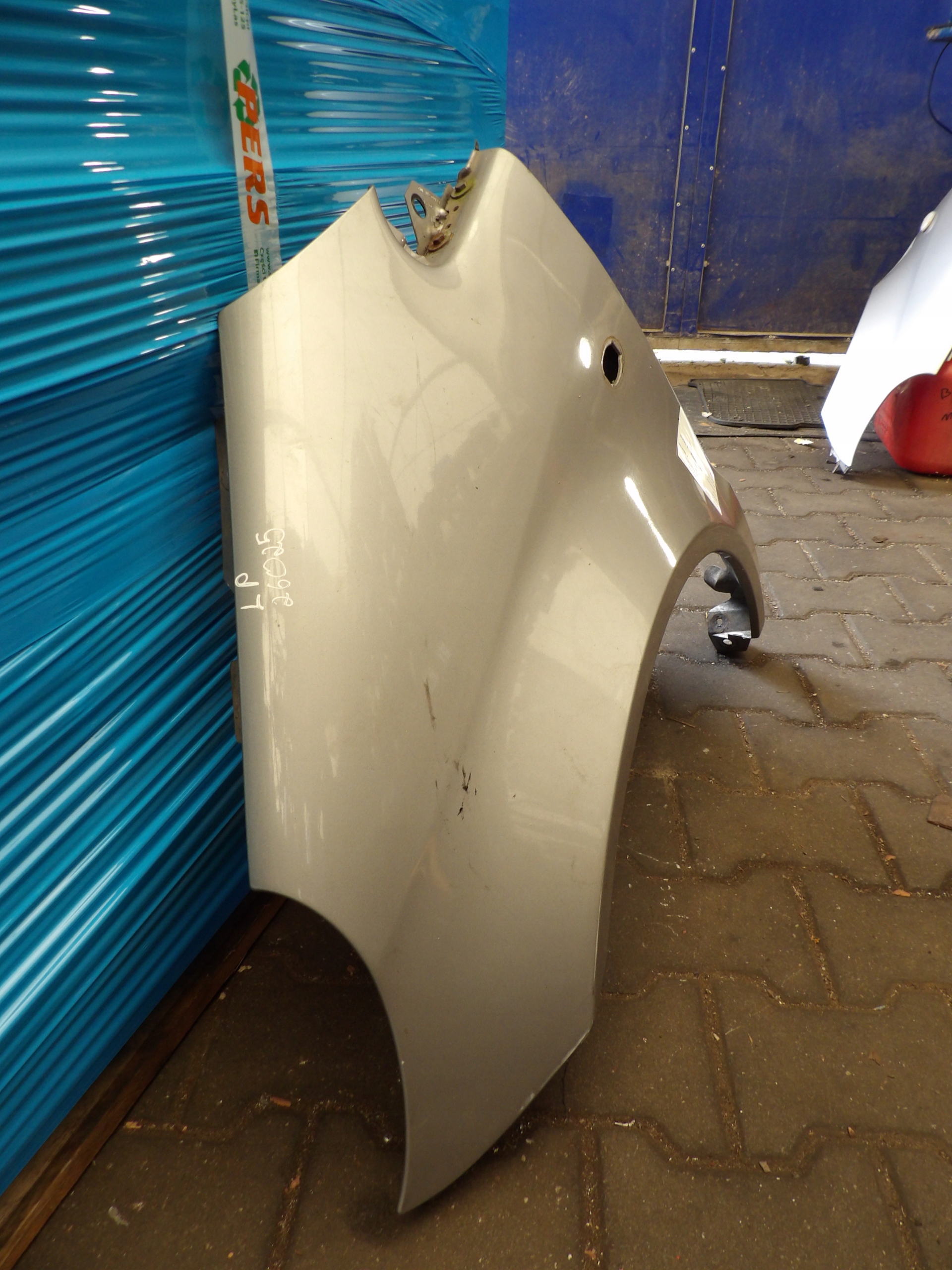 Mercedes A140 fender left lak. 706