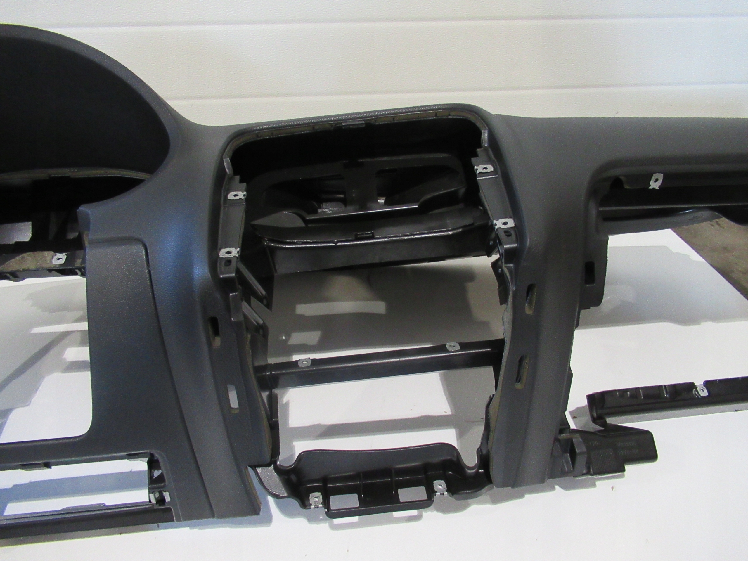 VW POLO 6R console dashboard instrument panel 6R1857004
