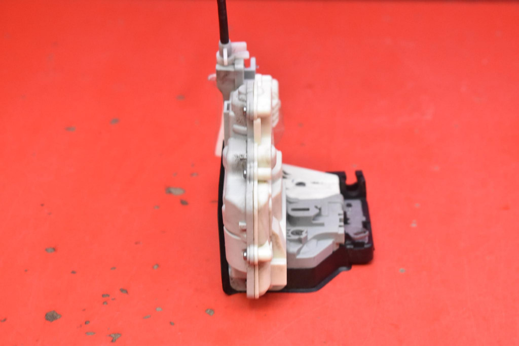 lock door right front front EU 3C1837016B VW PASSAT B7 KOMBI 10-15