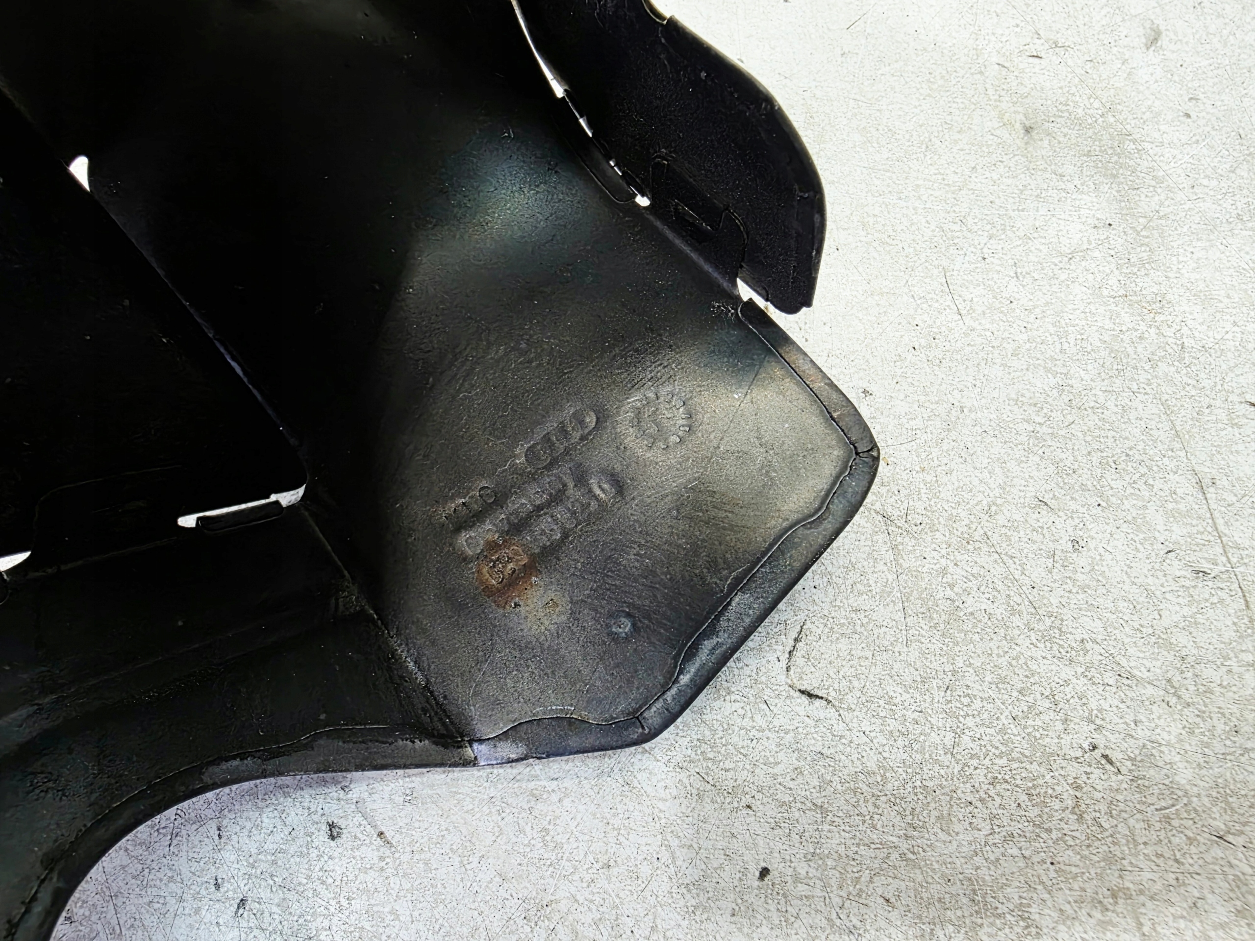 Blende Abdeckung TERMICZNA turbo AUDI A4 B7 3.0 TDI 059145323D
