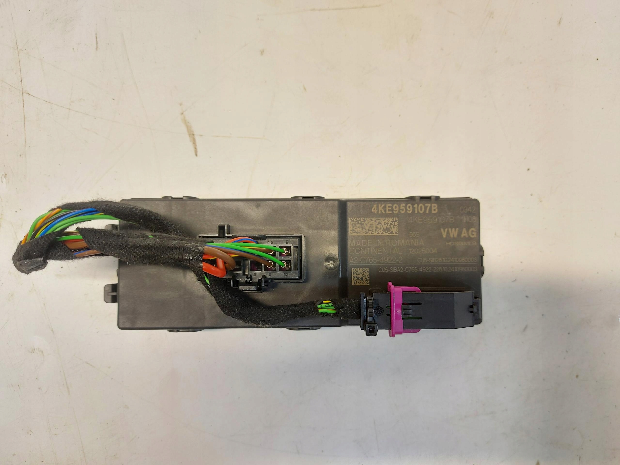 Ford Explorer VII R2KB module control unit bonnet boot 4KE959107B