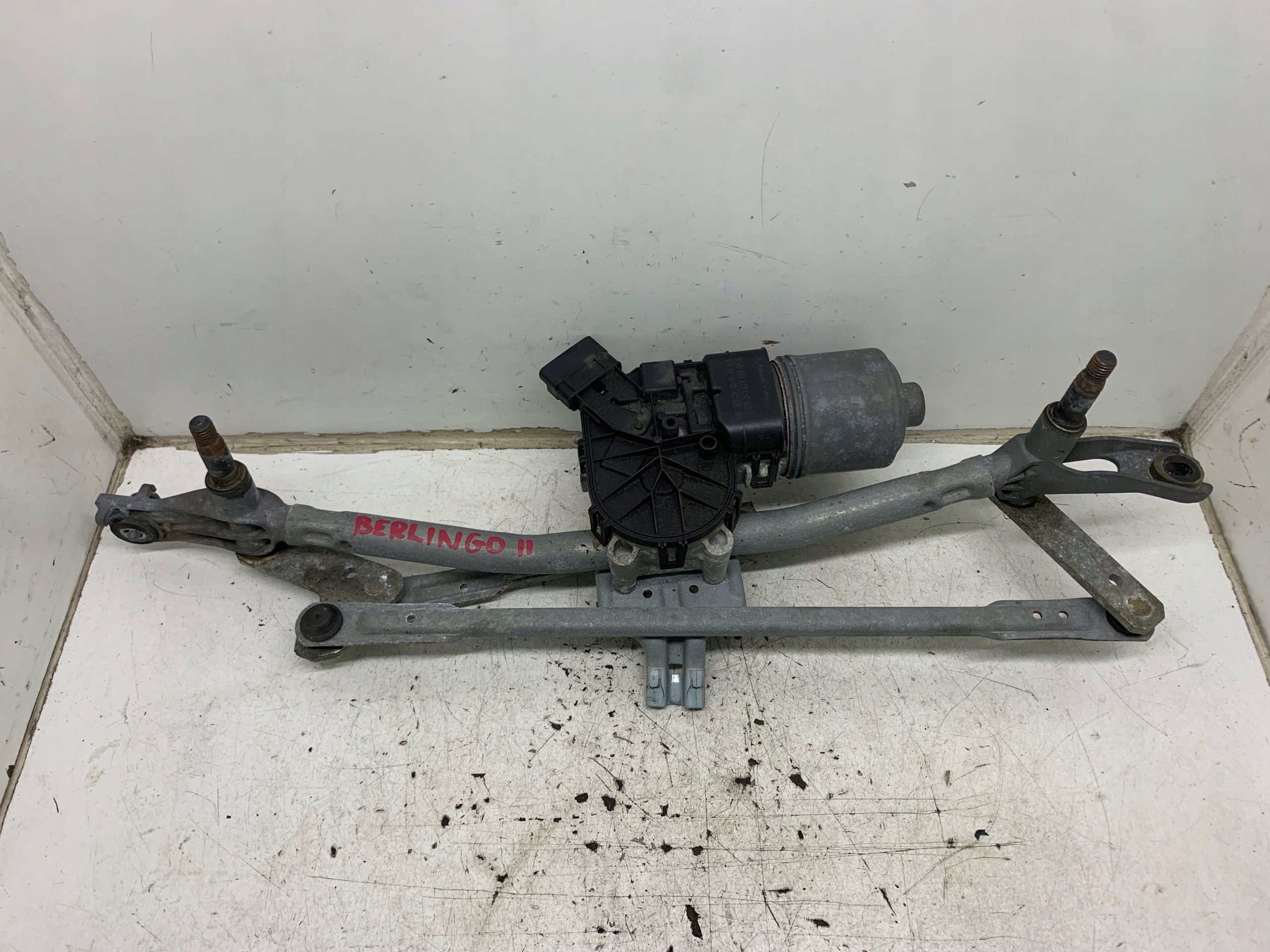 wiper mechanism front 9682861480 BERLINGO II PARTNER II 08-18
