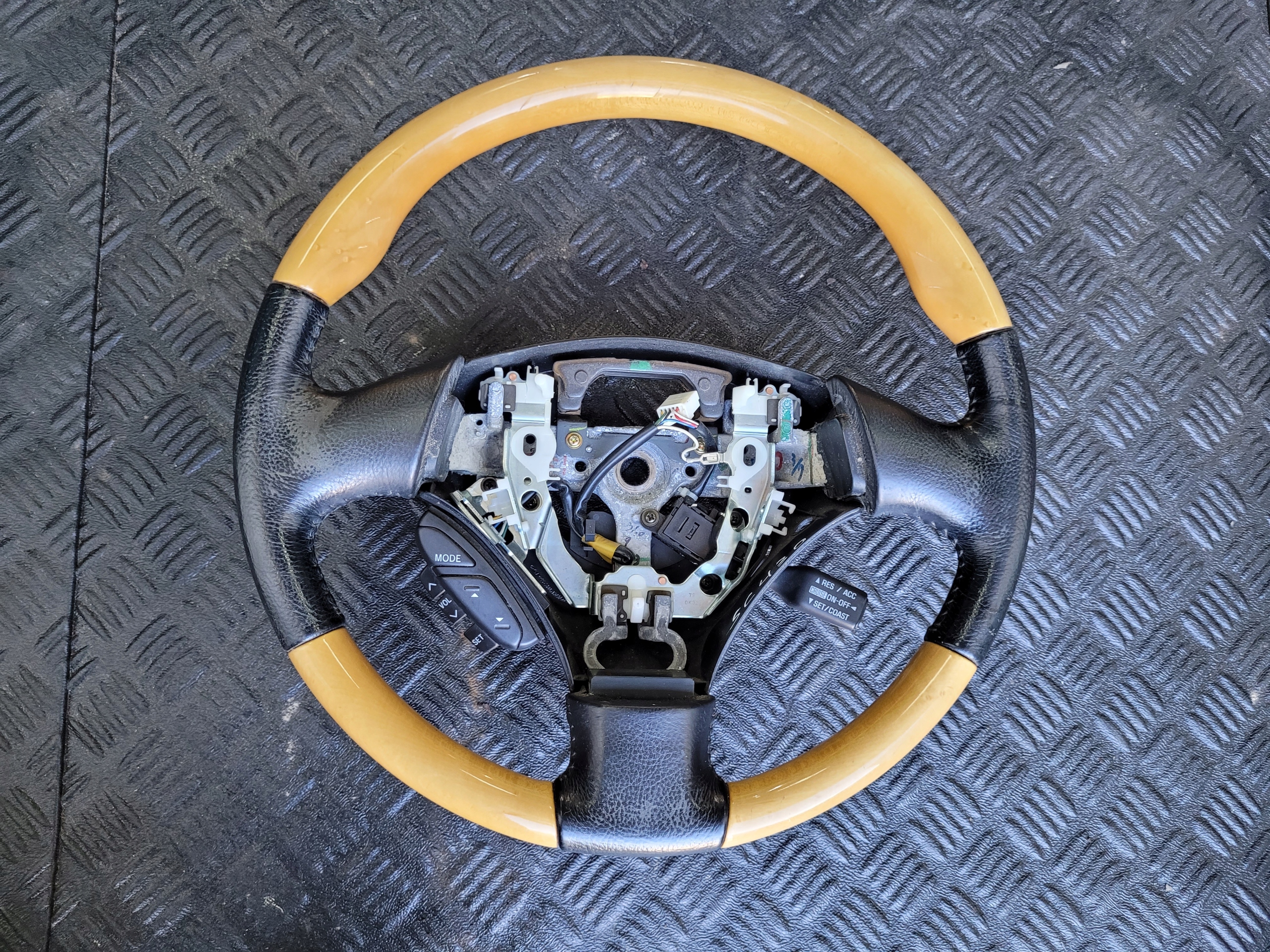 kormány fa MULTIFUNKCJA LEXUS SC II SC430