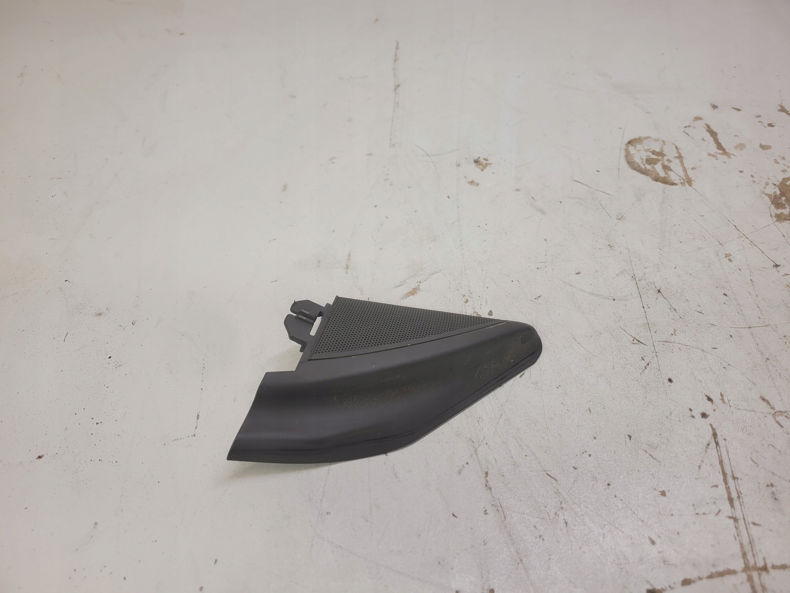 covering door AUDI A4 B6 CABRIO left 8H0868647