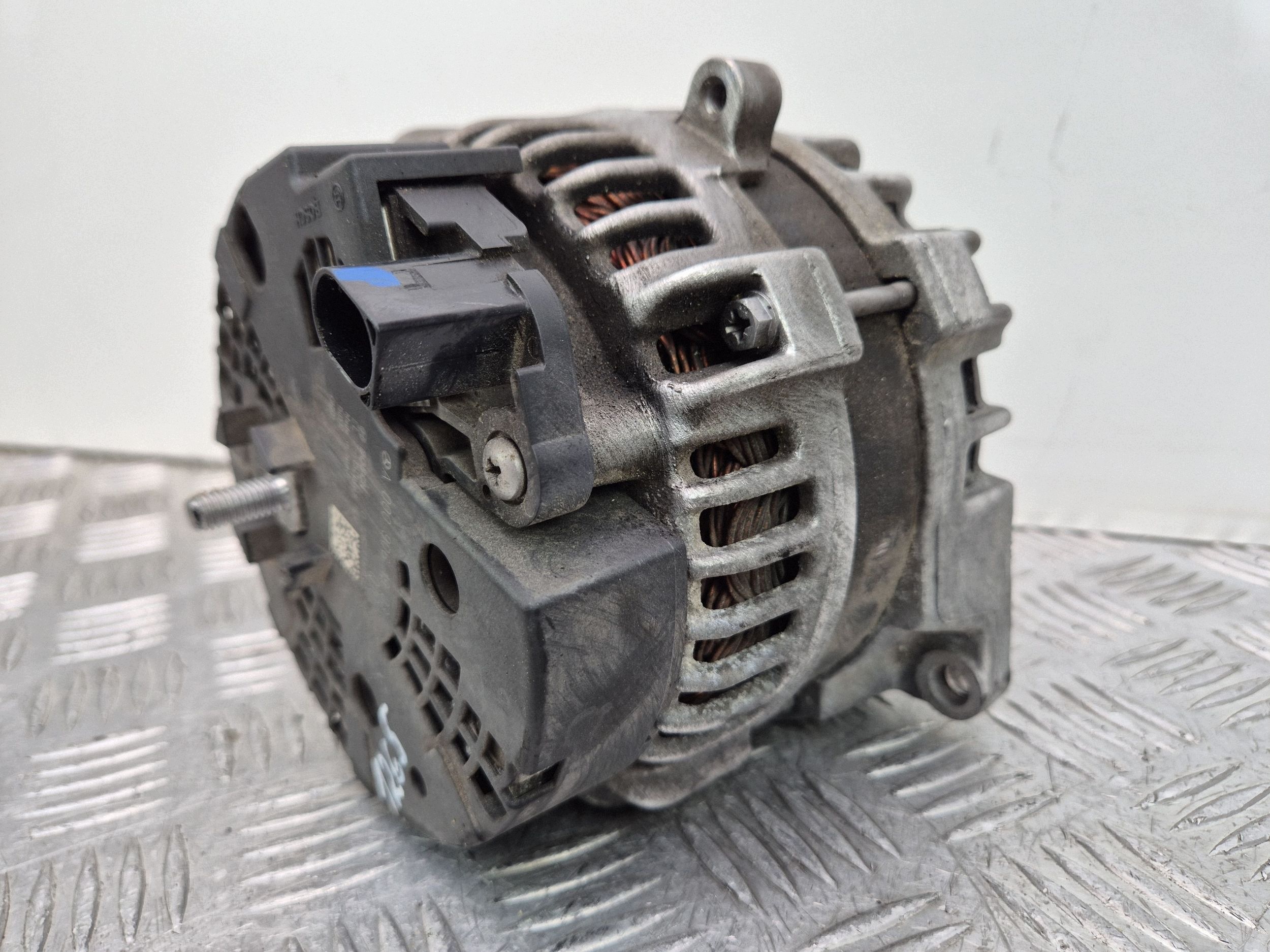 Mercedes GLA250 W156 X156 Alternator A0009061903