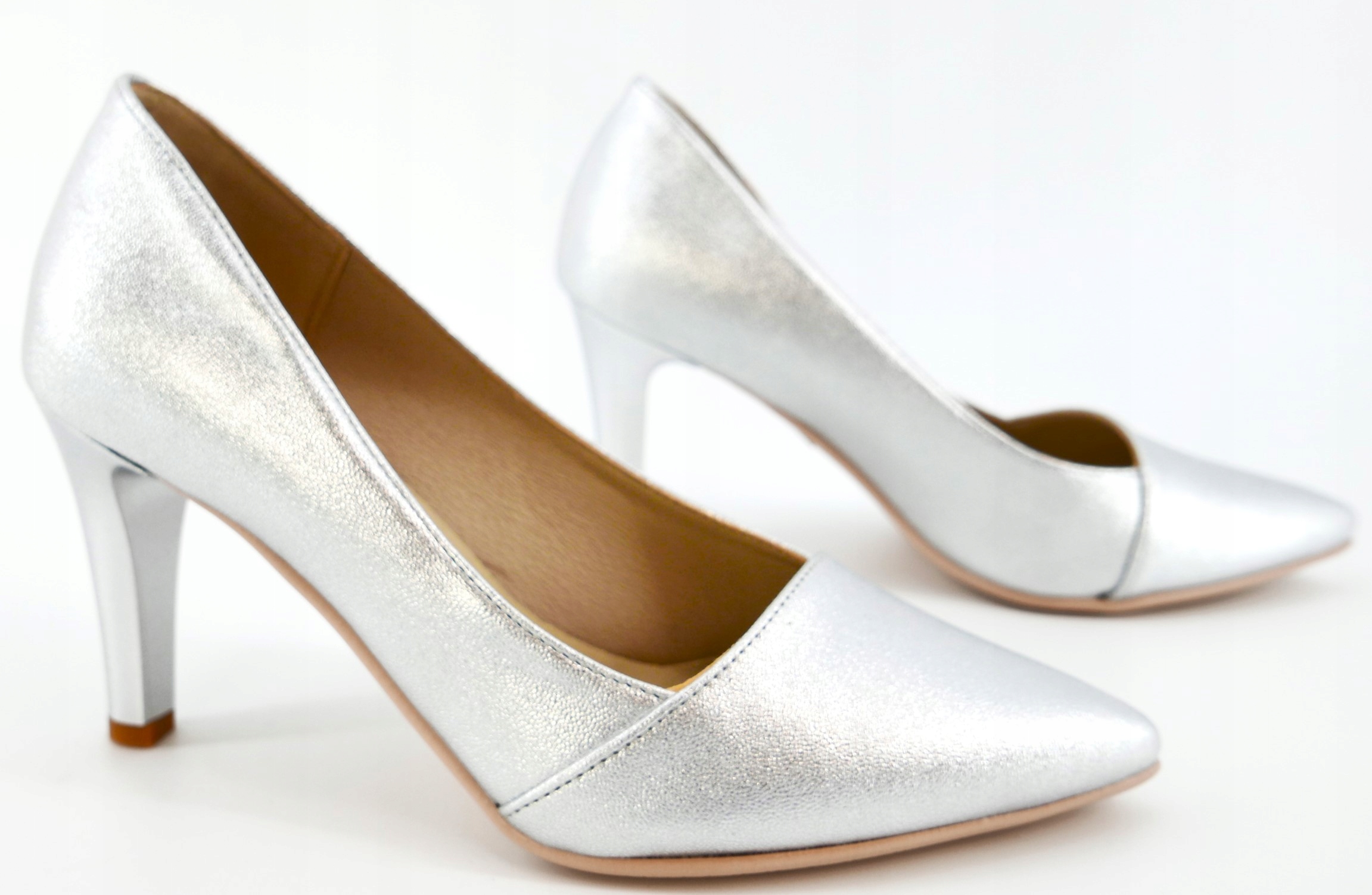 SKORPIO POLSKIE CZÓŁENKA SZPILKI SREBRNE BŁYSK R37 Kod producenta 841 SR MAT